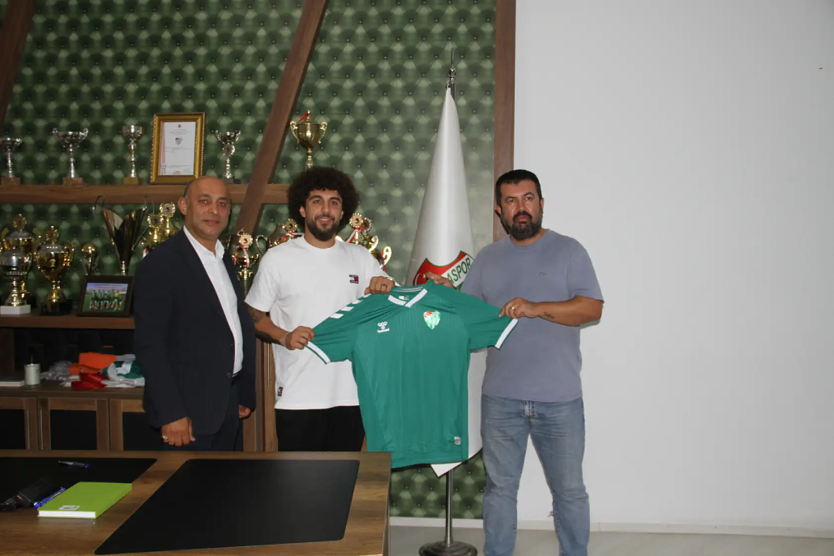 Çarşambaspor'da yeni sezon öncesi imza töreni