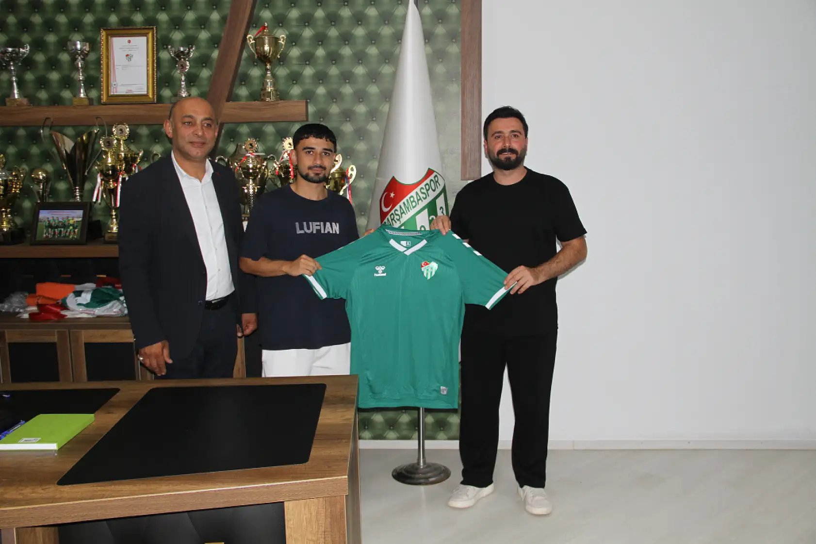 Çarşambaspor'da yeni sezon öncesi imza töreni