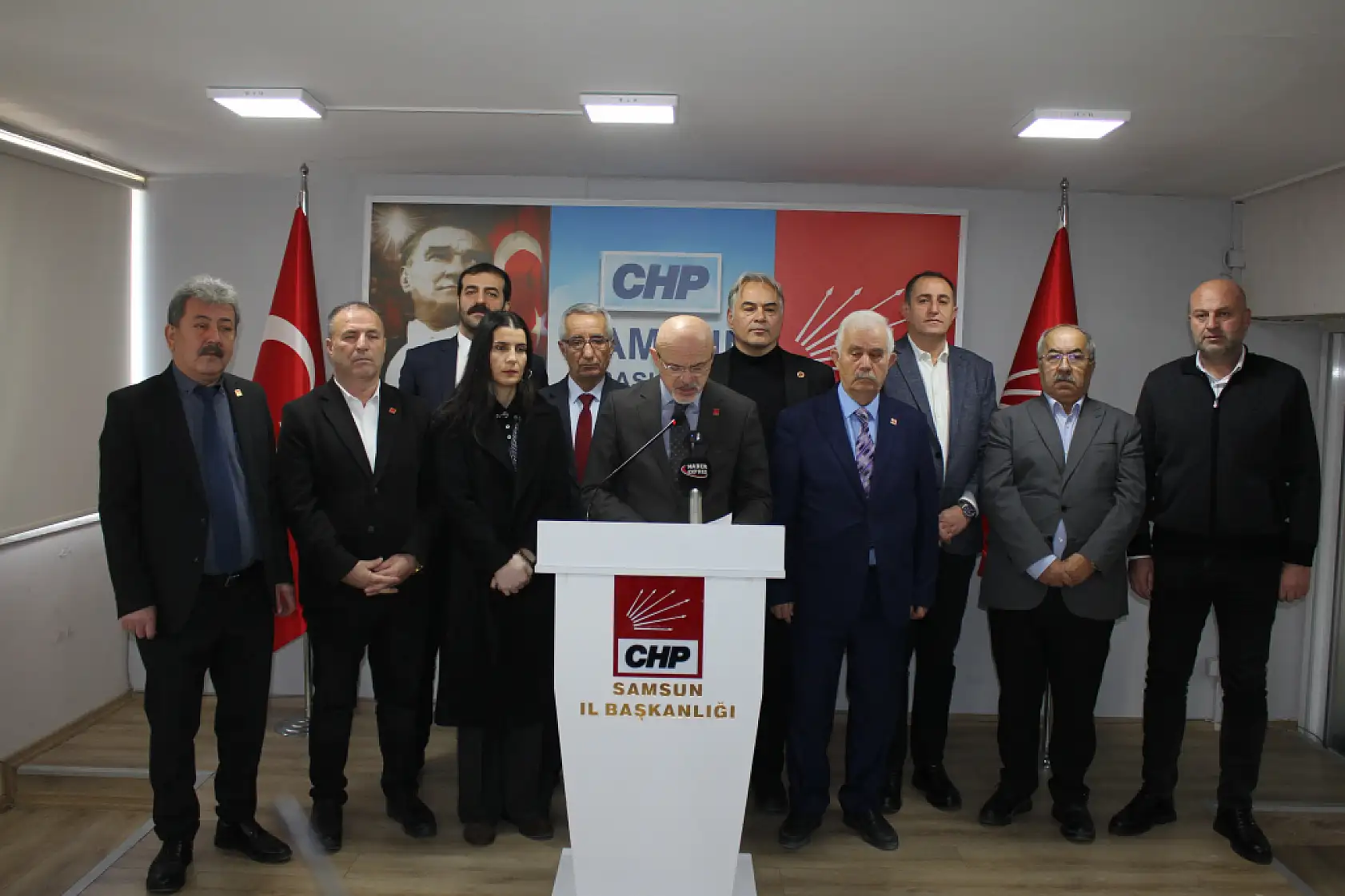 Samsun'da siyasi rota tartışması alevlendi Başkan Özdağ 'Ak Parti'nin rotası faiz lobileridir'