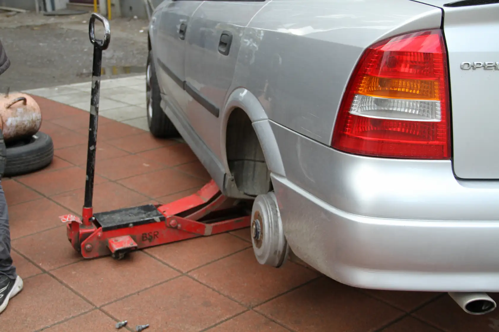 Lastikçiler Kış Mesaisinde