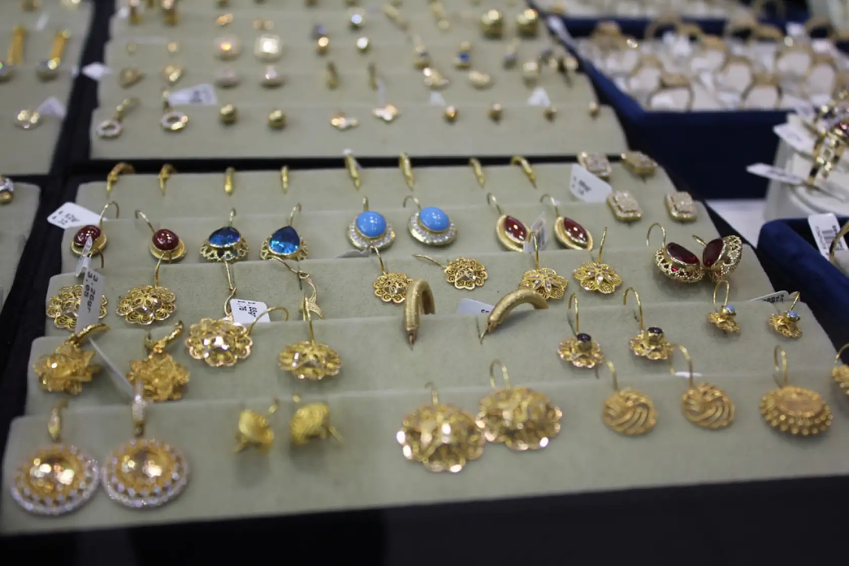 Kafalardaki sorulara kuyumcudan cevaplar : Suriye altını nedir, Samsun'da satılıyor mu?