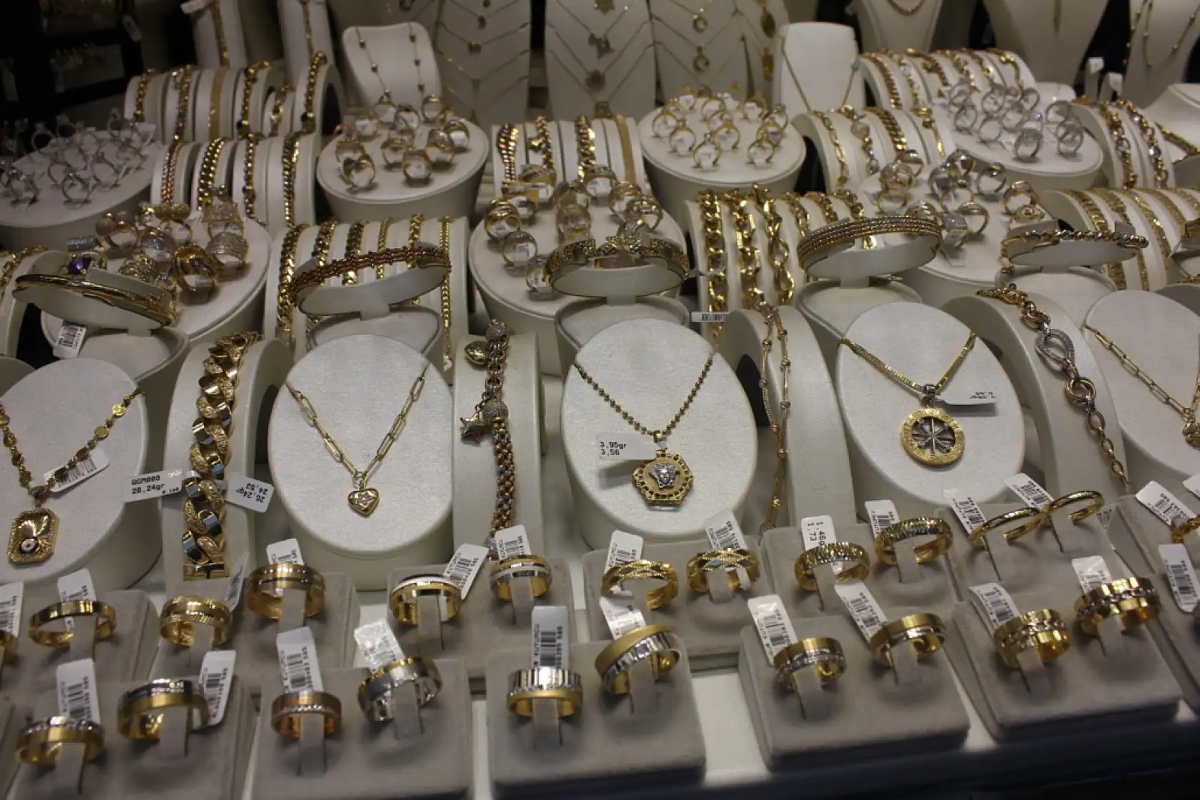 Kafalardaki sorulara kuyumcudan cevaplar : Suriye altını nedir, Samsun'da satılıyor mu?