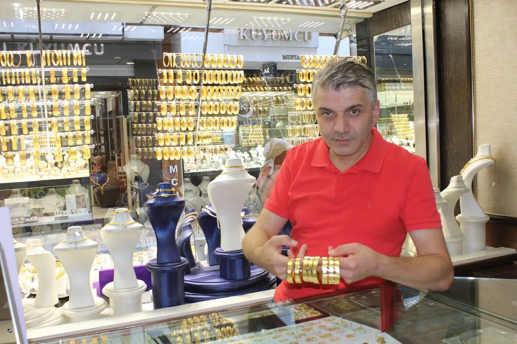 Kafalardaki sorulara kuyumcudan cevaplar : Suriye altını nedir, Samsun'da satılıyor mu?