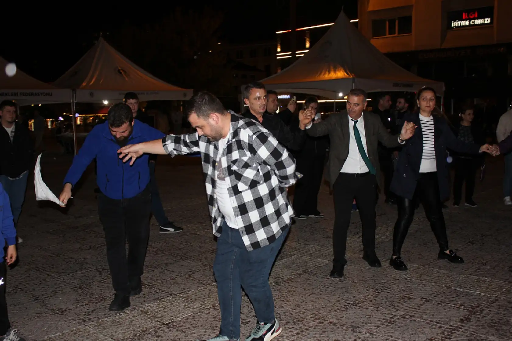 Yöresel Tatlar, Halaylar : Samsun'da Balkan Rüzgarı Esti!