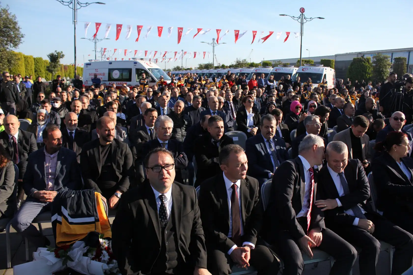 Türkiye'de Bir İlk: 100 Ambulans Aynı Anda Hizmete Girdi