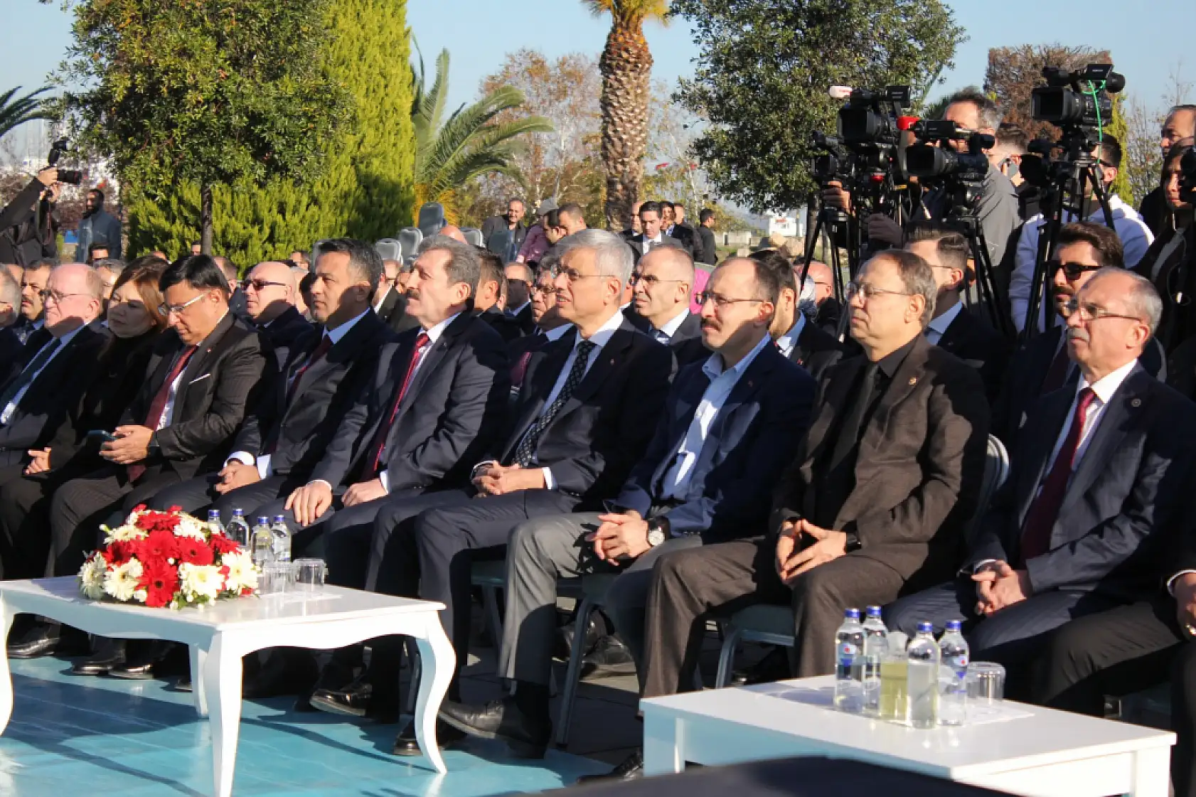 Türkiye'de Bir İlk: 100 Ambulans Aynı Anda Hizmete Girdi