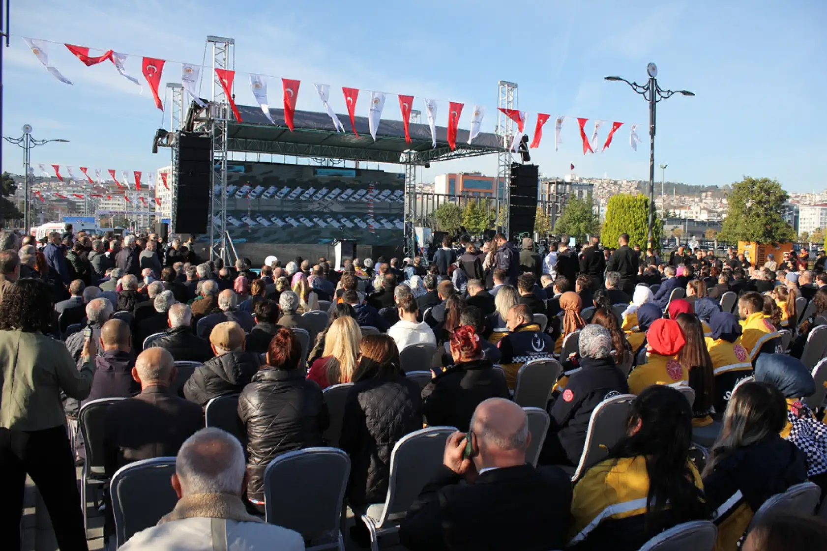 Türkiye'de Bir İlk: 100 Ambulans Aynı Anda Hizmete Girdi
