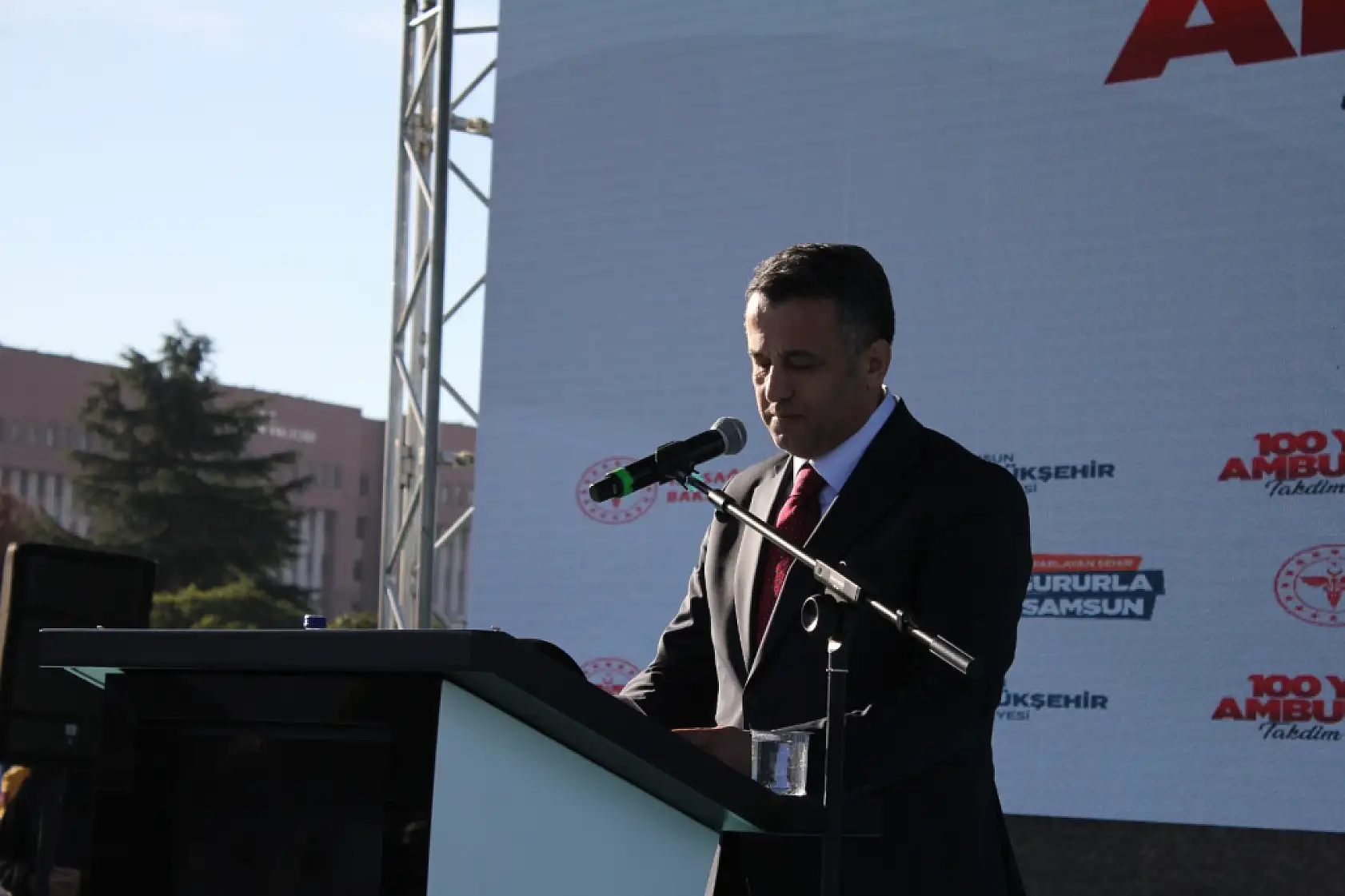 Türkiye'de Bir İlk: 100 Ambulans Aynı Anda Hizmete Girdi