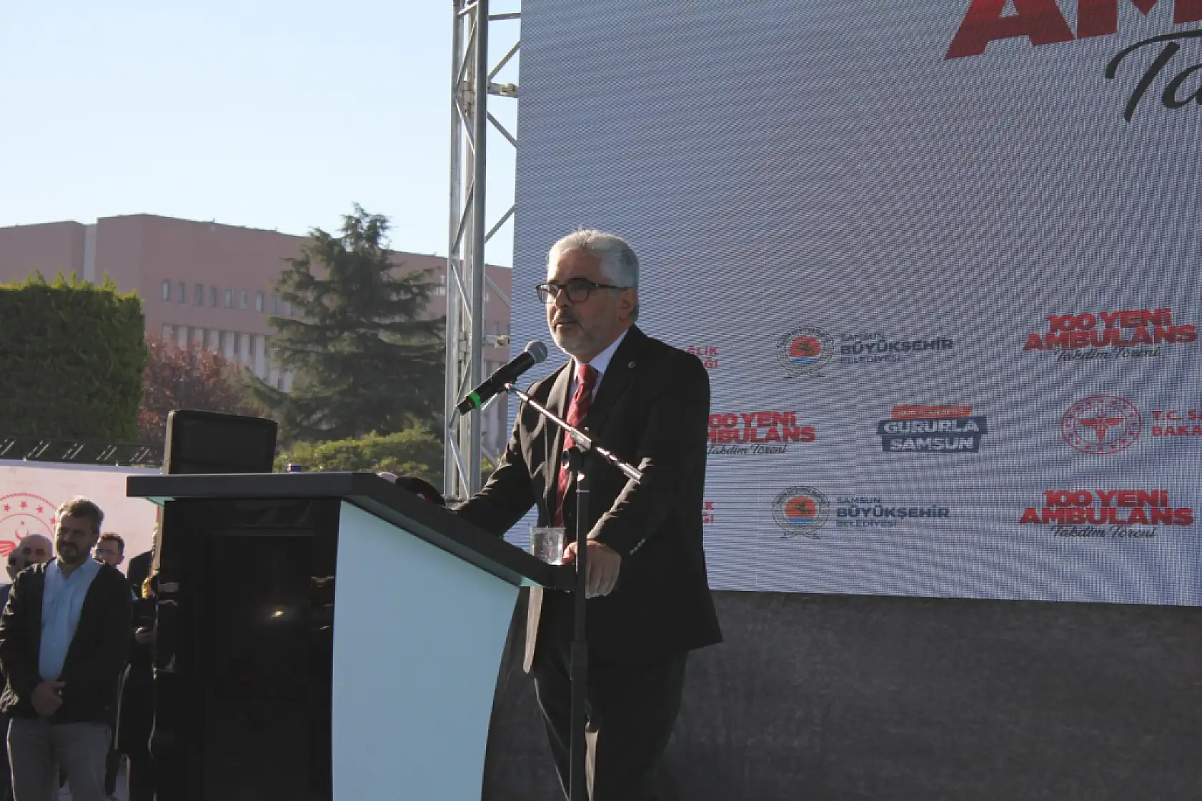 Türkiye'de Bir İlk: 100 Ambulans Aynı Anda Hizmete Girdi