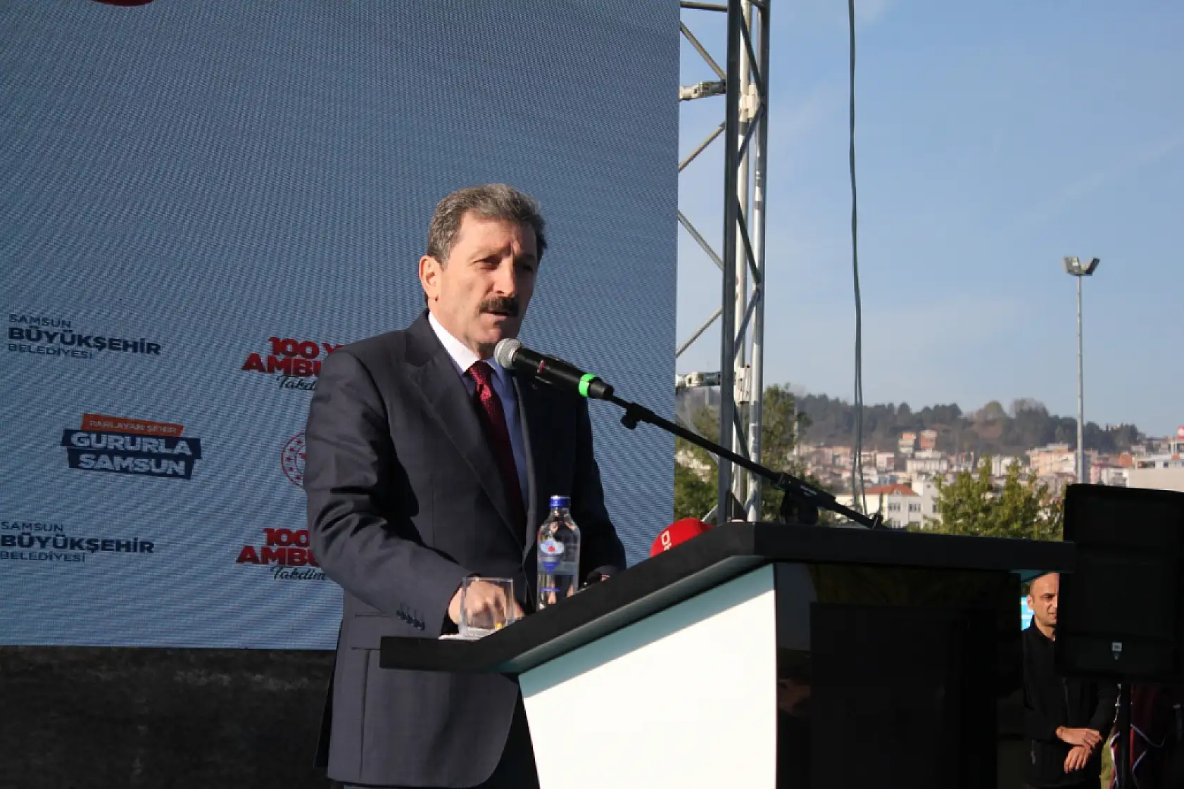 Türkiye'de Bir İlk: 100 Ambulans Aynı Anda Hizmete Girdi