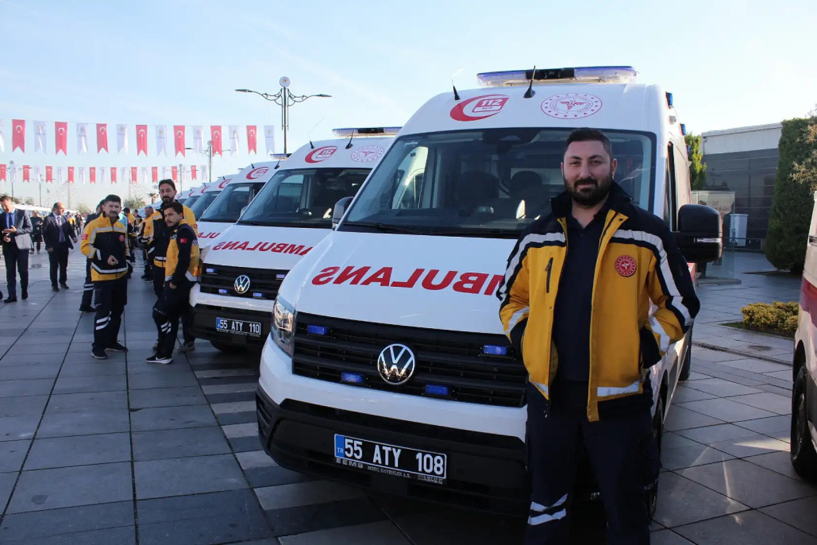 Türkiye'de Bir İlk: 100 Ambulans Aynı Anda Hizmete Girdi