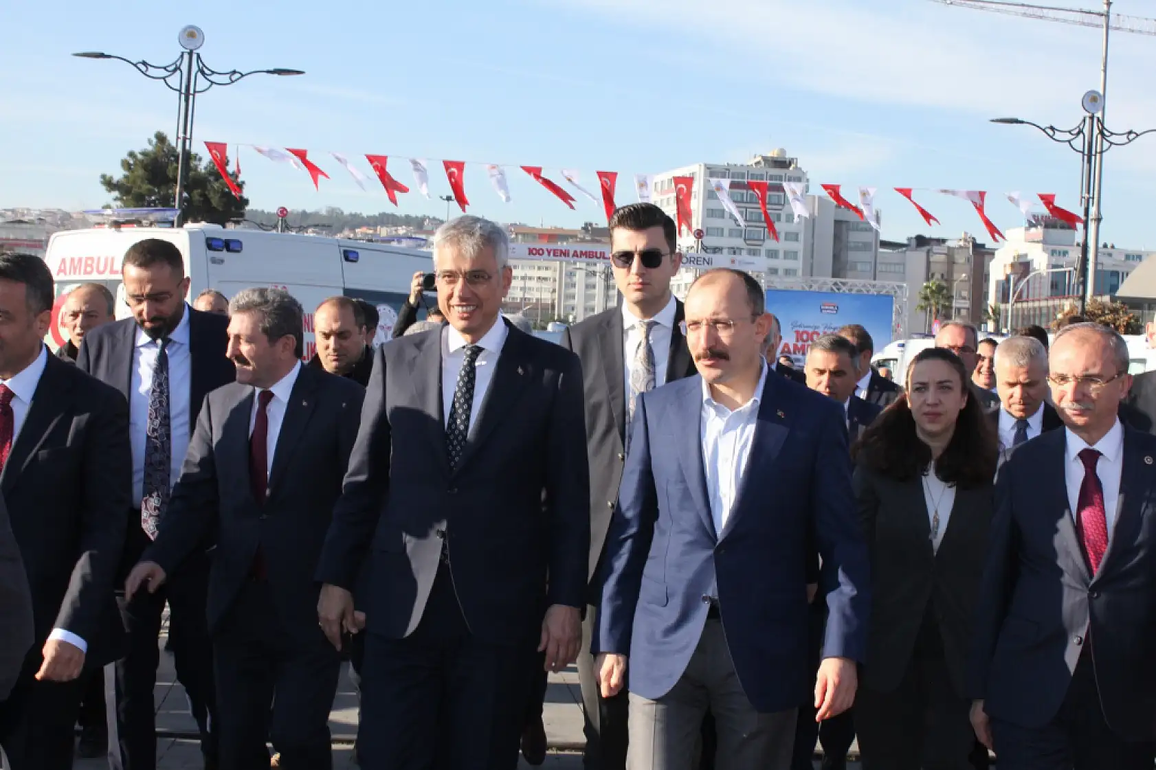 Türkiye'de Bir İlk: 100 Ambulans Aynı Anda Hizmete Girdi