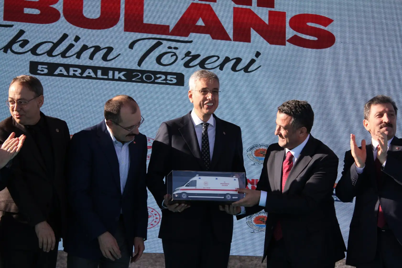 Türkiye'de Bir İlk: 100 Ambulans Aynı Anda Hizmete Girdi