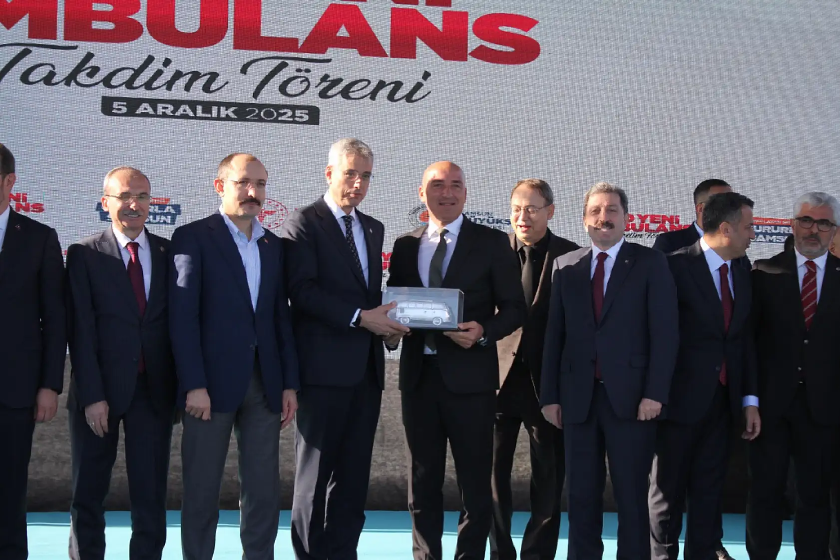 Türkiye'de Bir İlk: 100 Ambulans Aynı Anda Hizmete Girdi