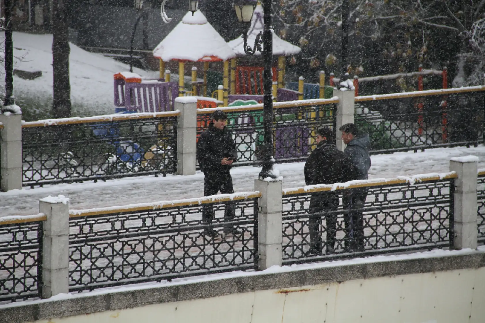 Çarşamba'da kar sevinci
