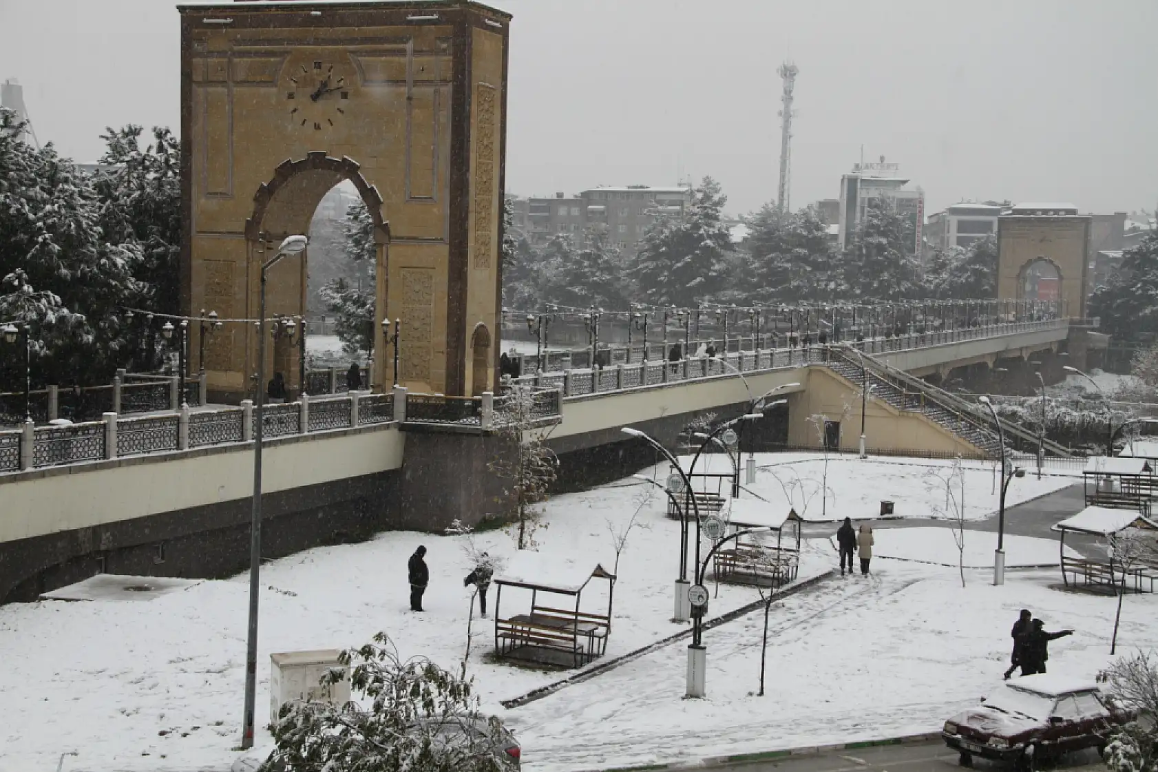 Çarşamba'da kar sevinci