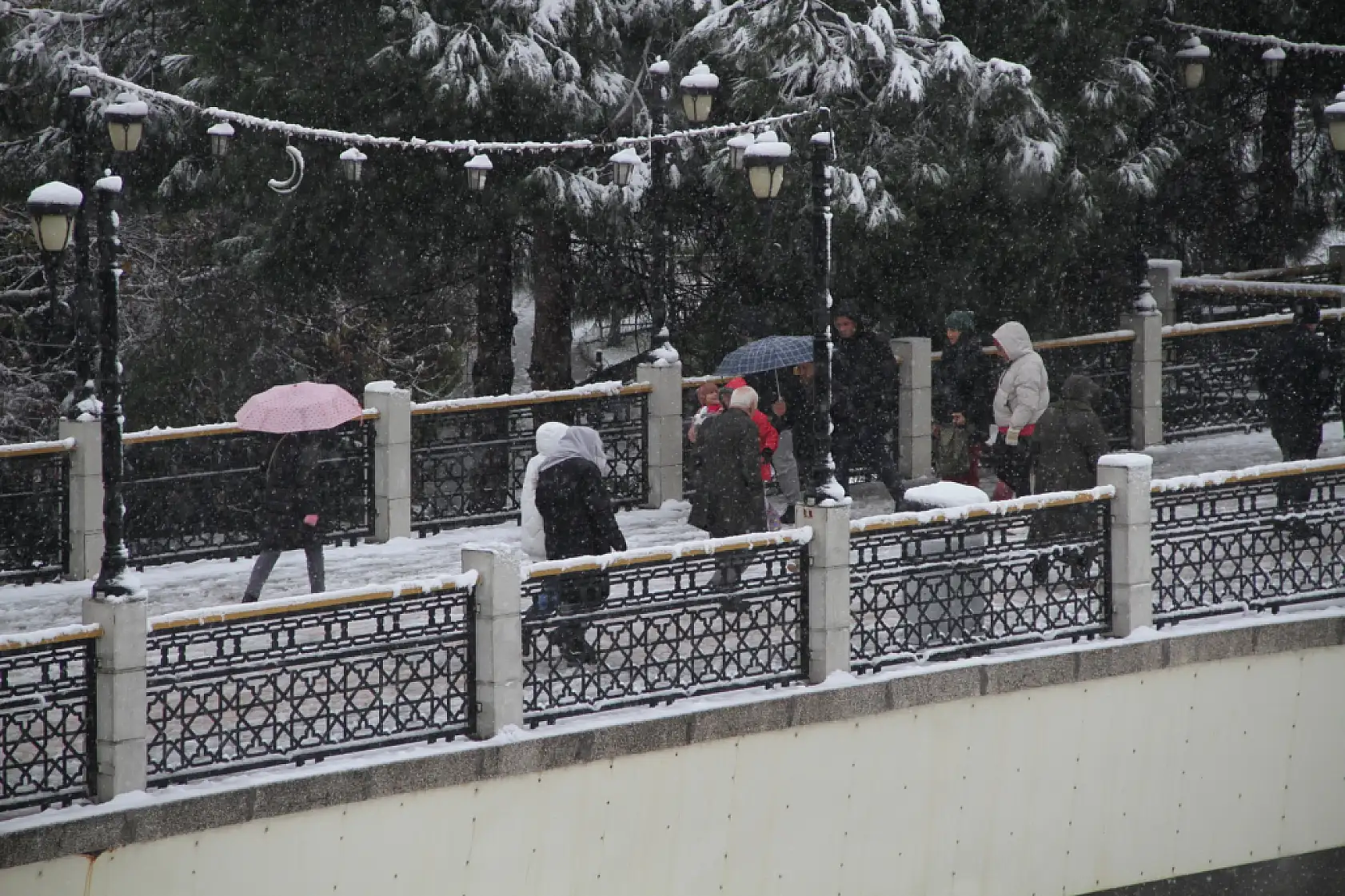 Çarşamba'da kar sevinci