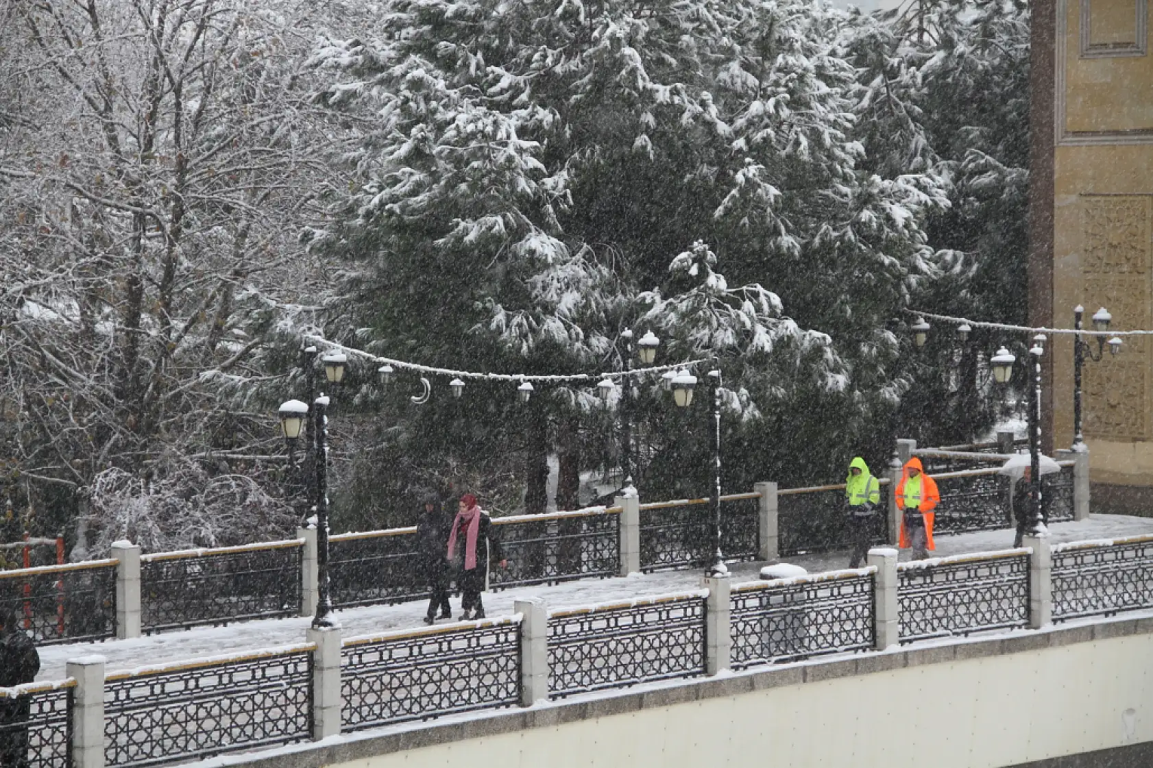 Çarşamba'da kar sevinci
