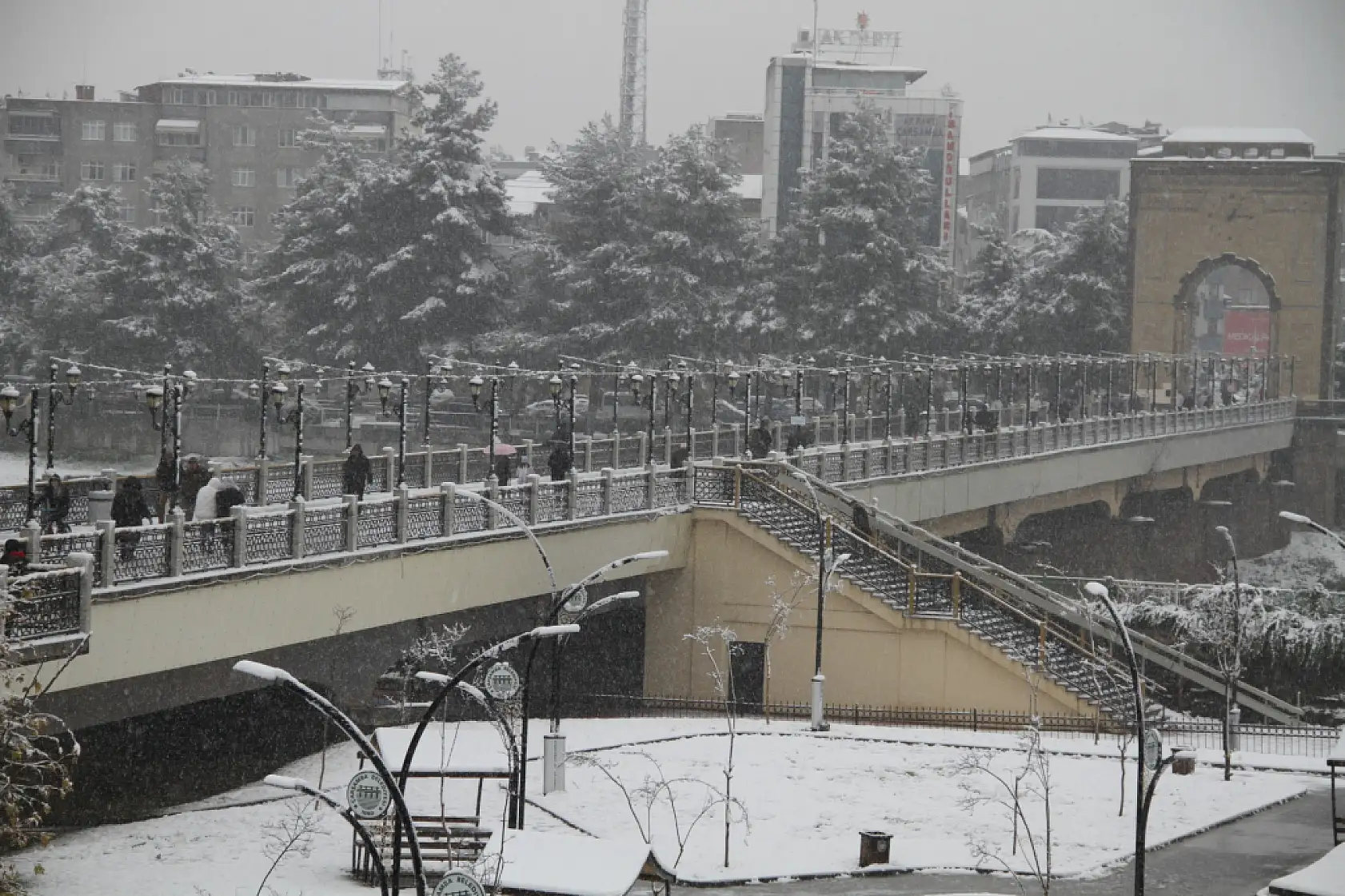 Çarşamba'da kar sevinci