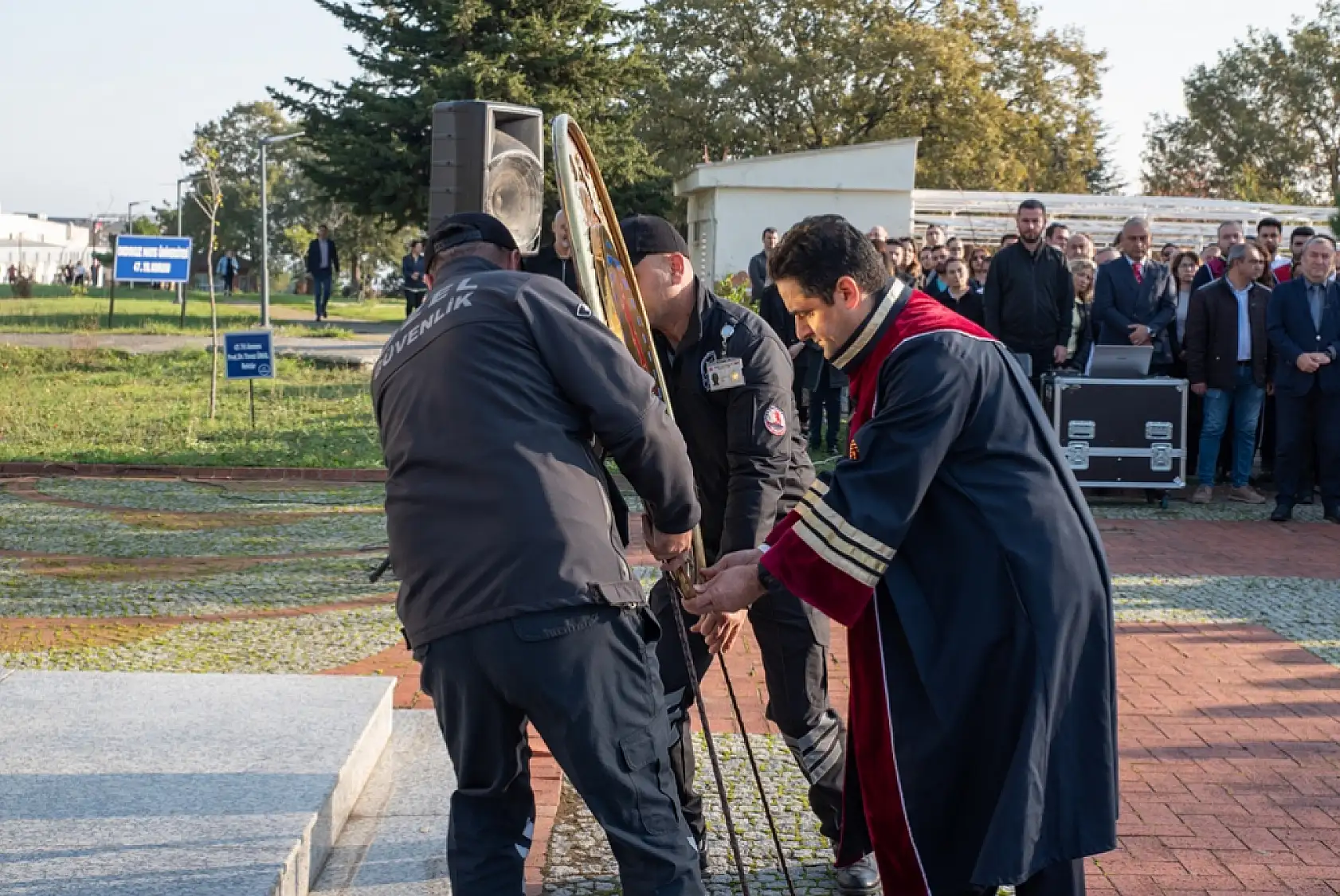 OMÜ'de 10 Kasım Töreni: Atatürk, 87. Ölüm Yıl Dönümünde Saygıyla Anıldı