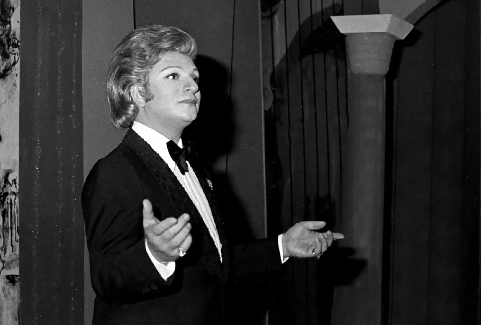 Zamana Meydan Okuyan Bir Efsane : Zeki Müren