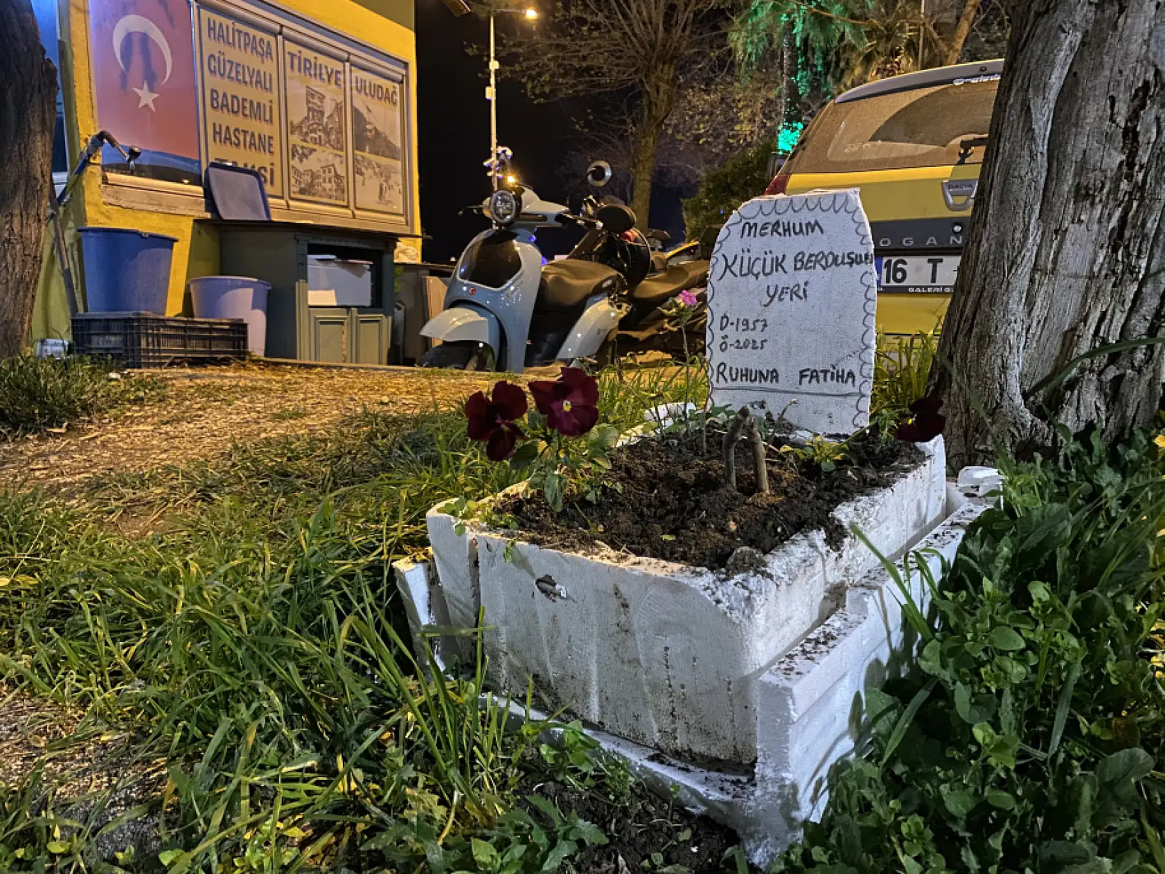 Taksicilerden Vefa: Ölen Muhabbet Kuşu İçin Mini Mezar