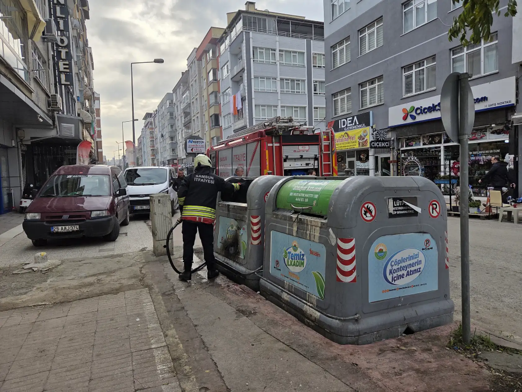 İlkadım'da çöp konteyneri yangını