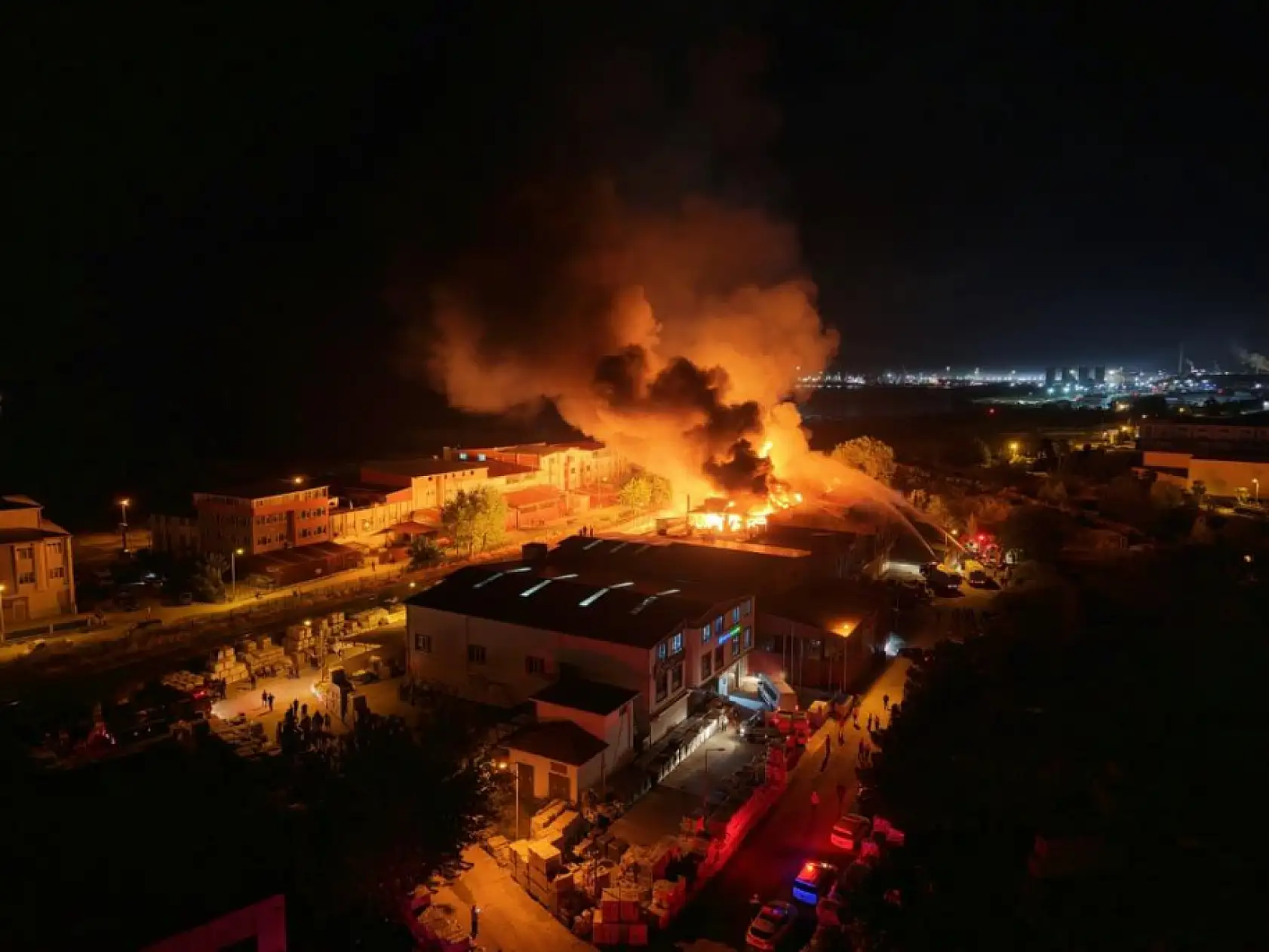 Samsun'da Kereste Fabrikası Alev Alev!