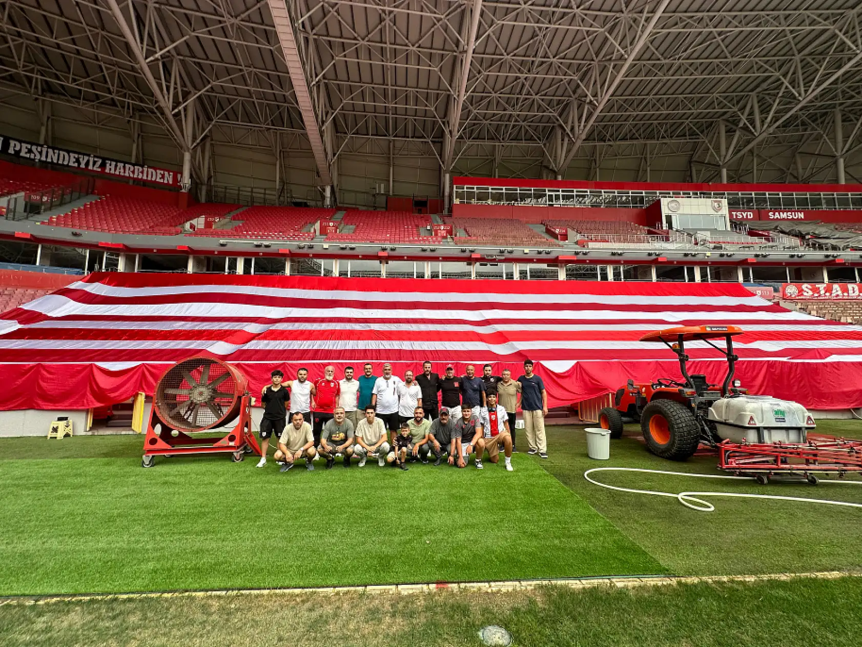 650 metre kumaşla hazırlanan Samsunspor bayrağı tribünleri süsleyecek