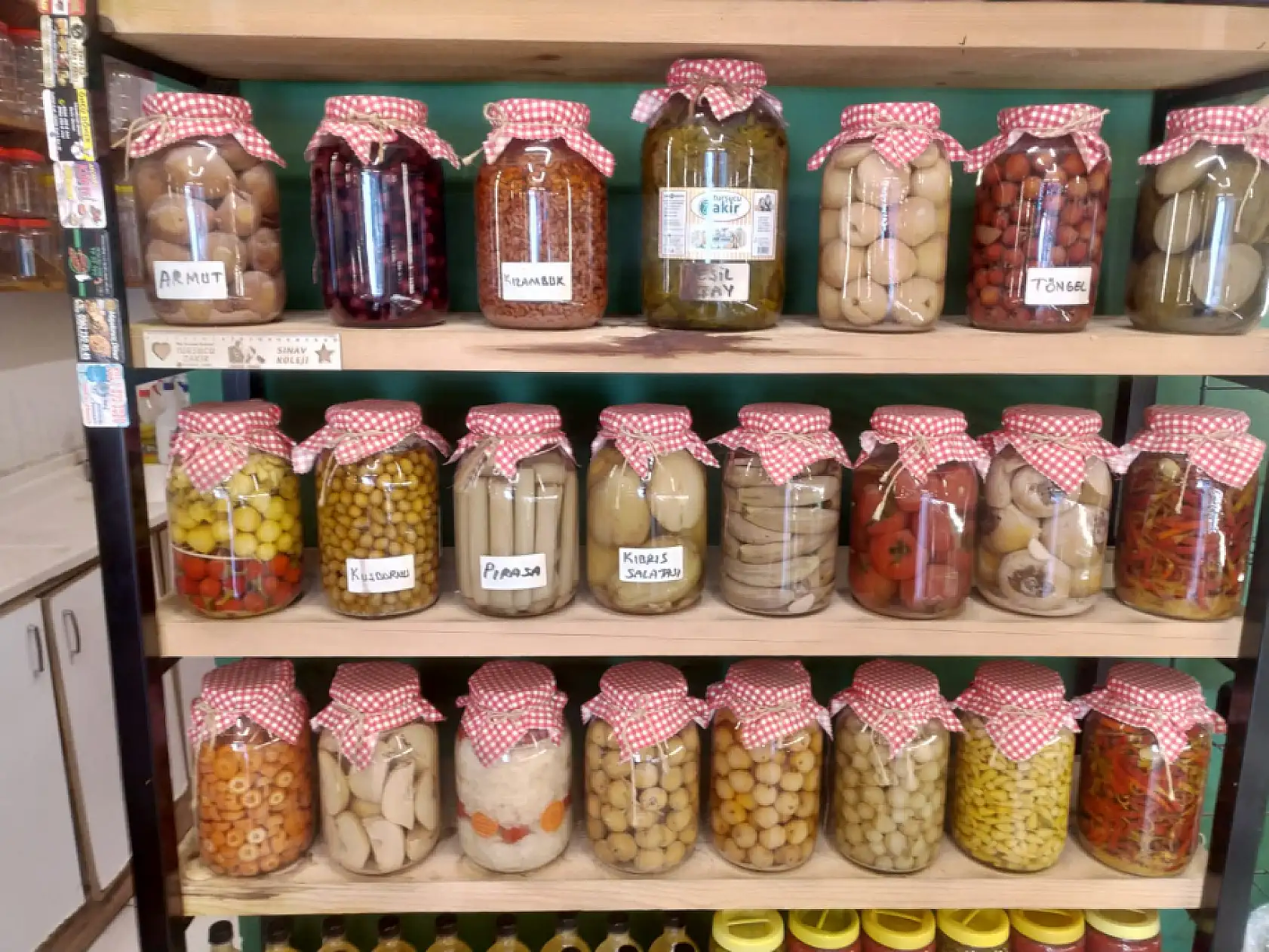 Turşu Geleneği Kadın Eliyle Yaşıyor