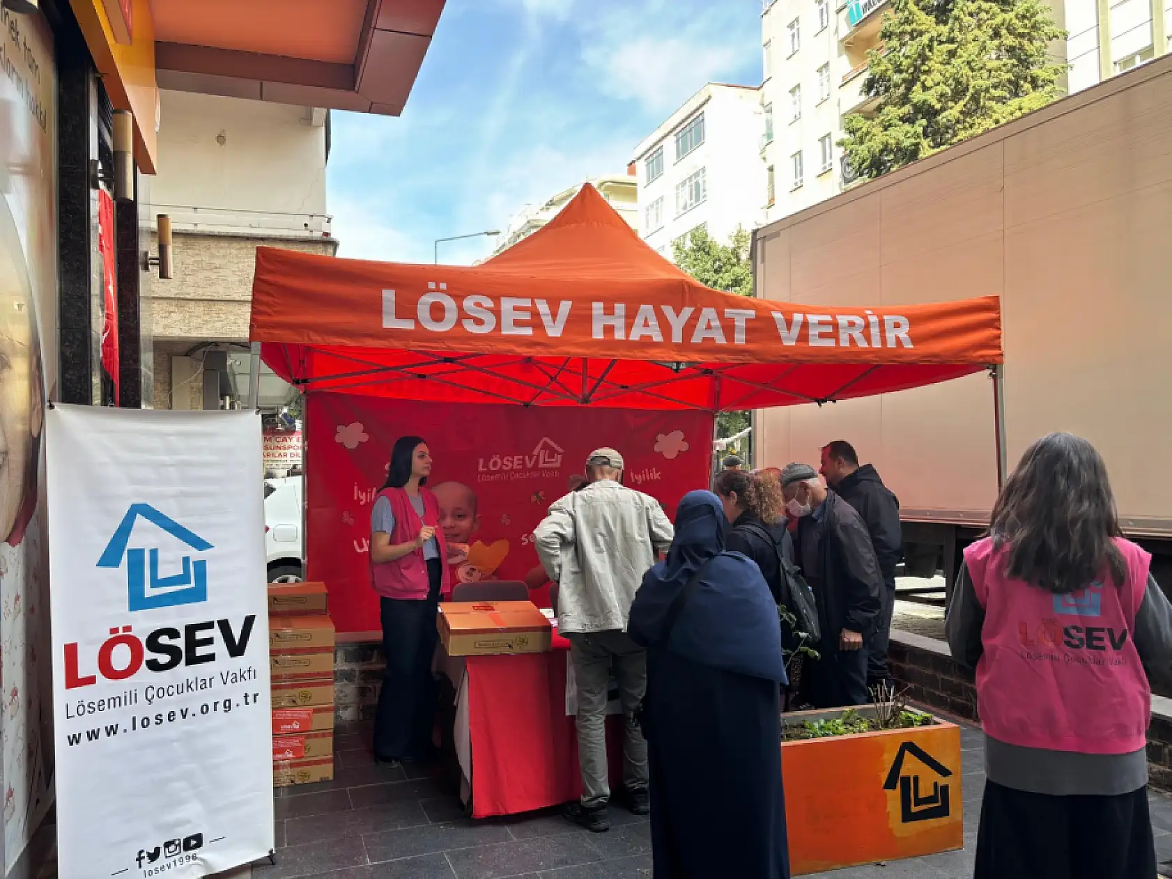 LÖSEV'in 'Mutlu Et' Paketleri Samsun'da ihtiyaç sahiplerine ulaştırıldı