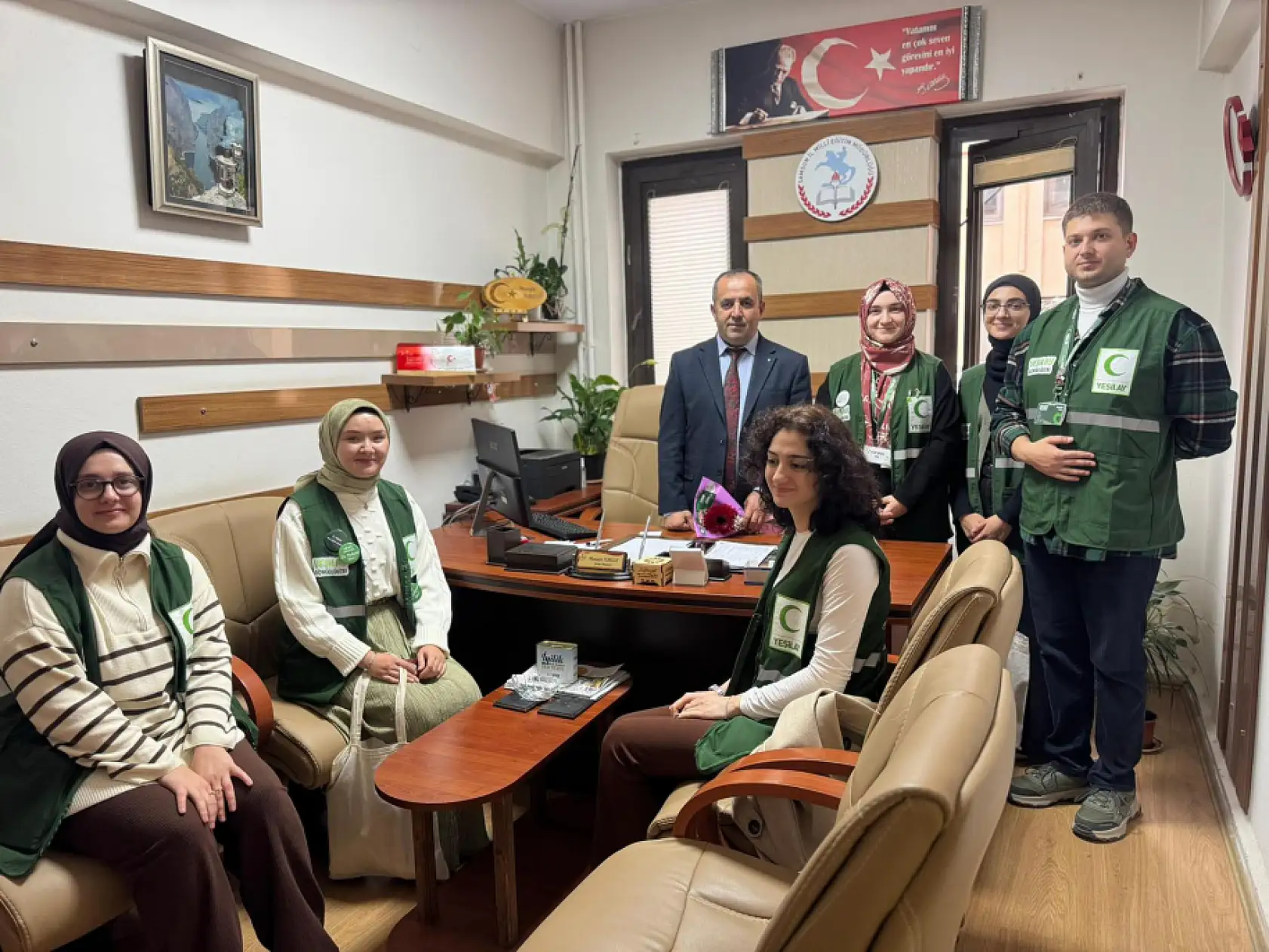 Samsun'da Yeşilay 24 Kasım Öğretmenler Günü ziyareti düzenledi