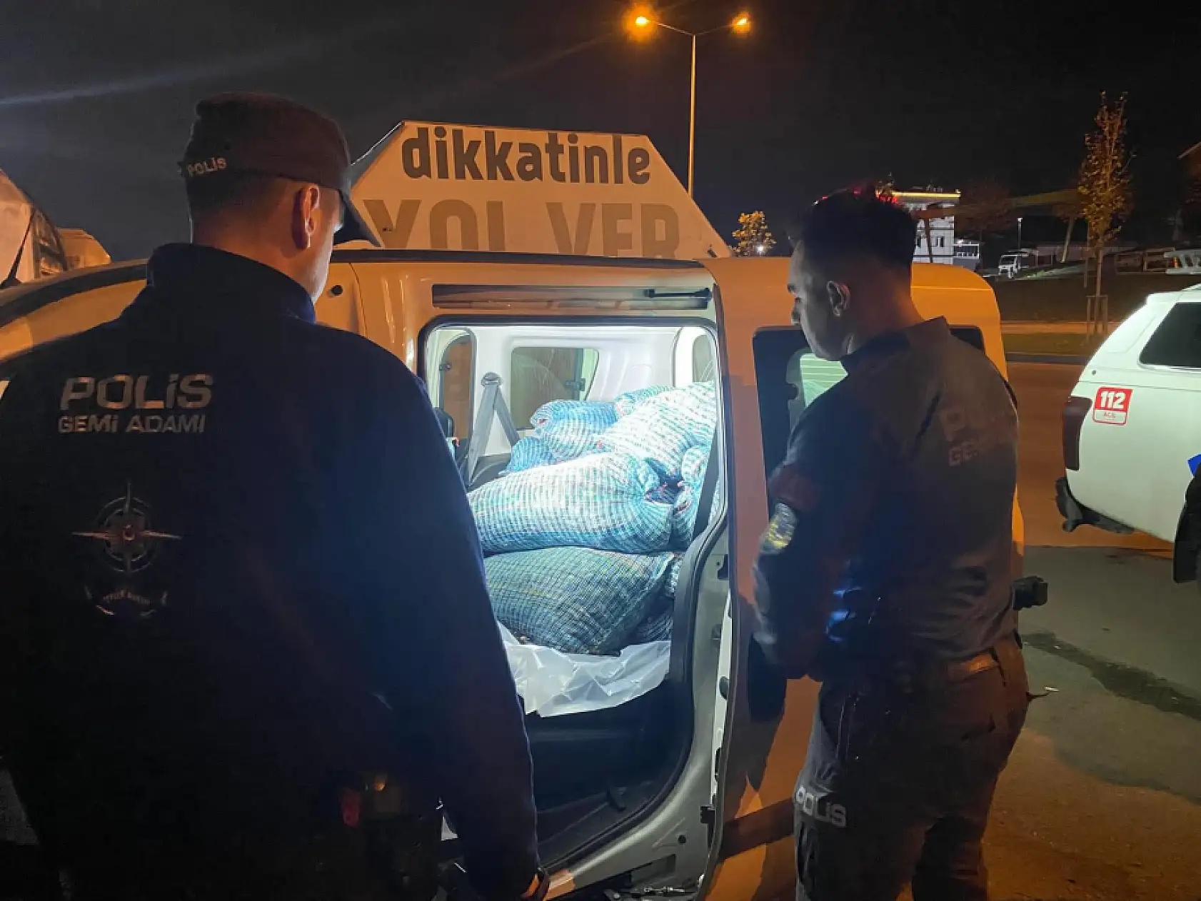 Samsun'da Kamyonette Kaçak Midye Operasyonu: 300 Kilo Ele Geçirildi