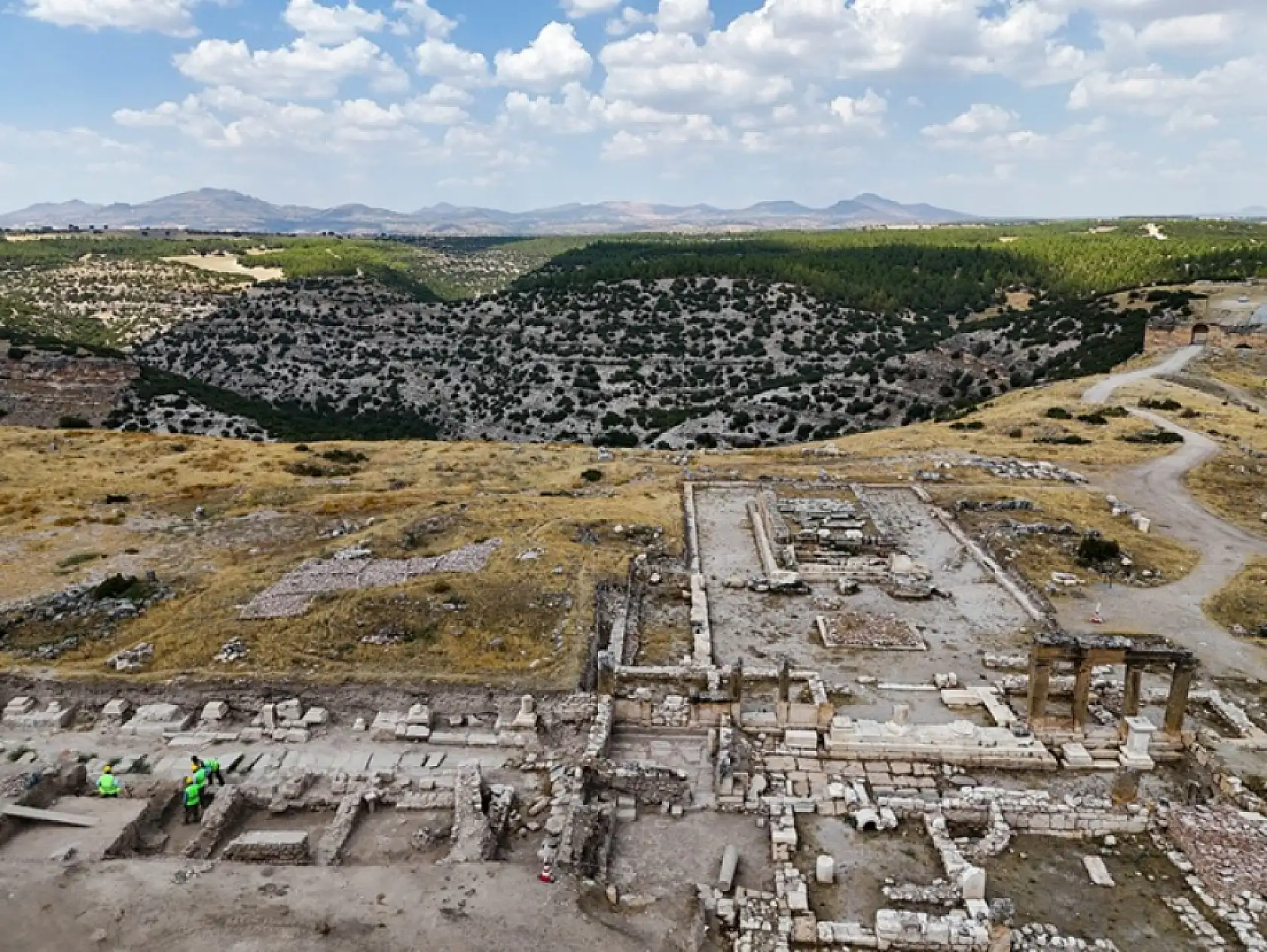 Blaundos Antik Kenti'nde yeni kalıntılara ulaşıldı