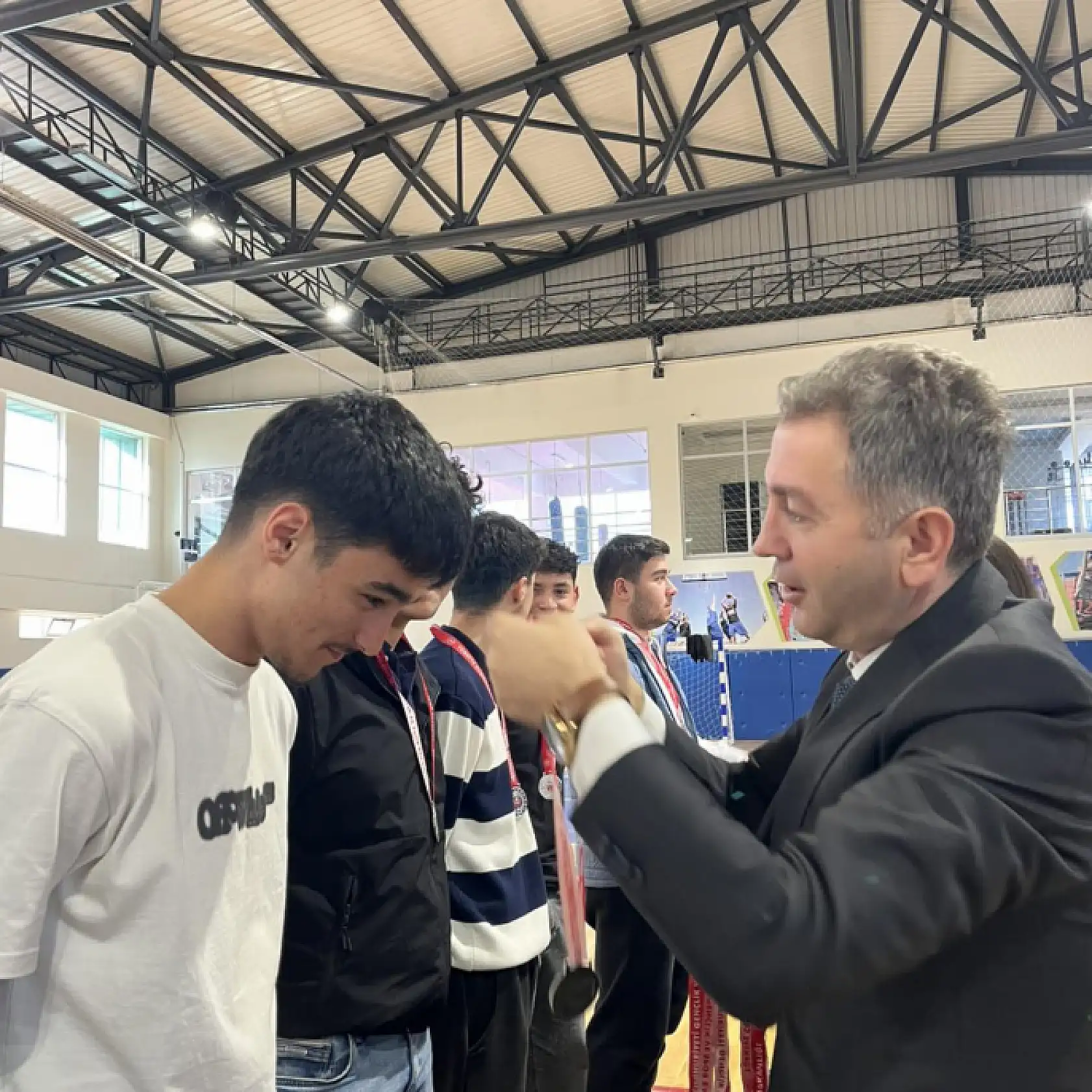 Salıpazarı'nda gençler futsal turnuvası tamamlandı