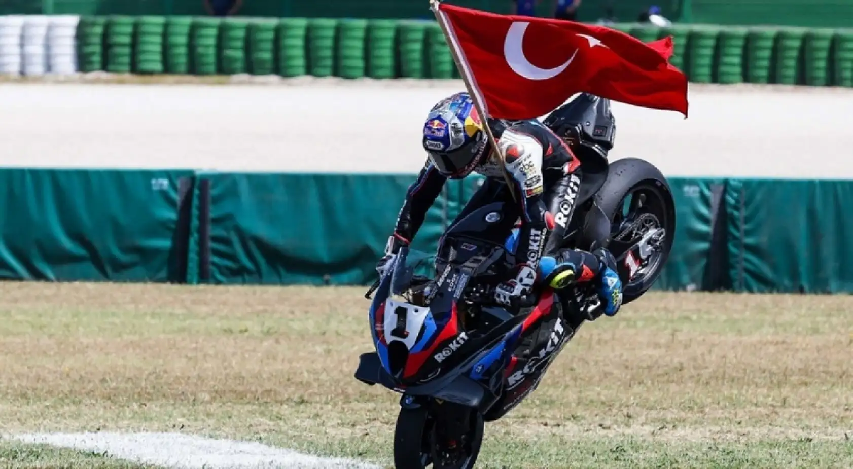 Toprak Razgatlıoğlu, İspanya'da cumartesi günü 3'üncü dünya şampiyonluğunu ilan edebilir