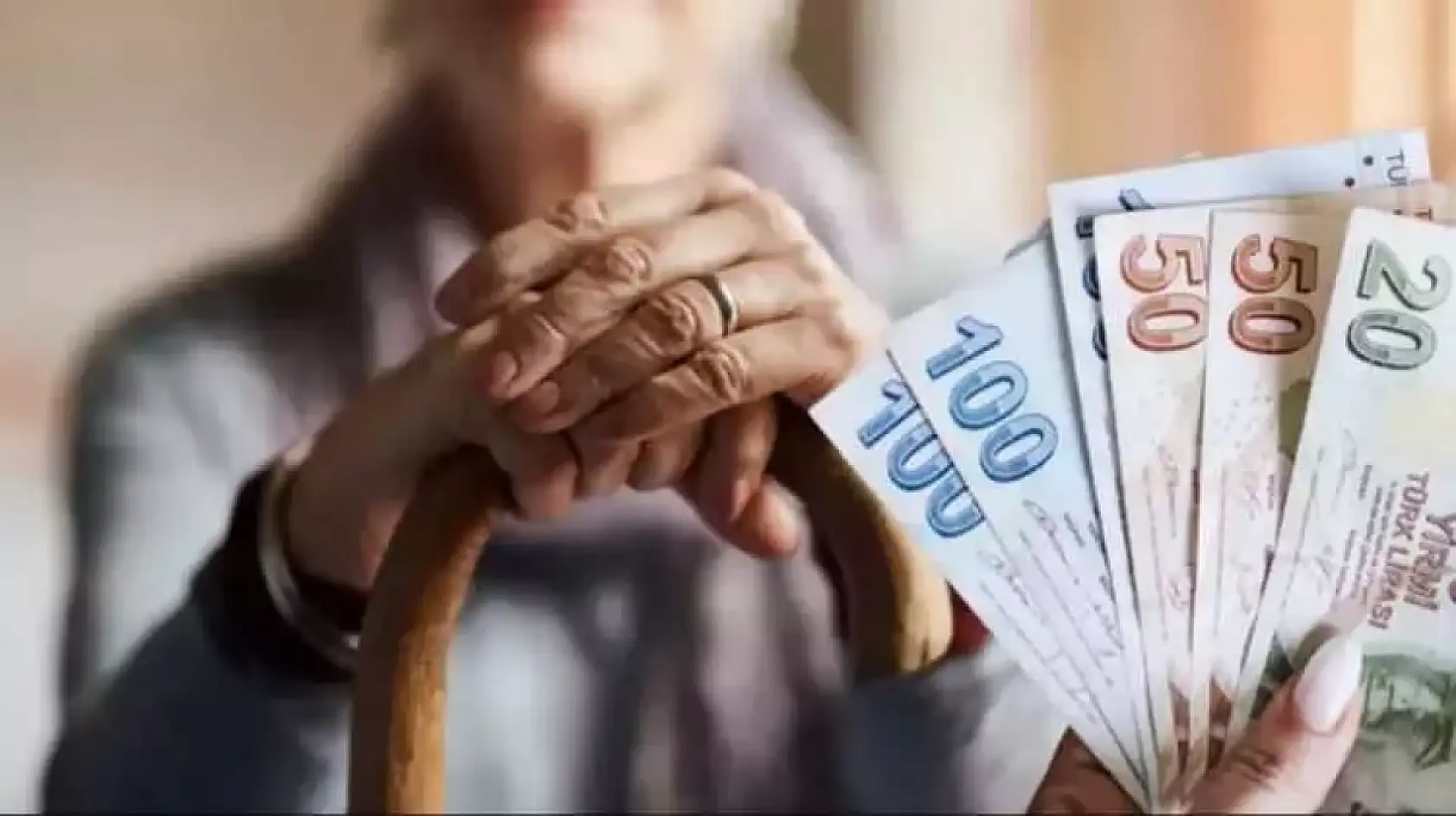 Emeklilere 27 Bin TL Müjdesi! Zam Sonrası Gözler Promosyonlara Çevrildi