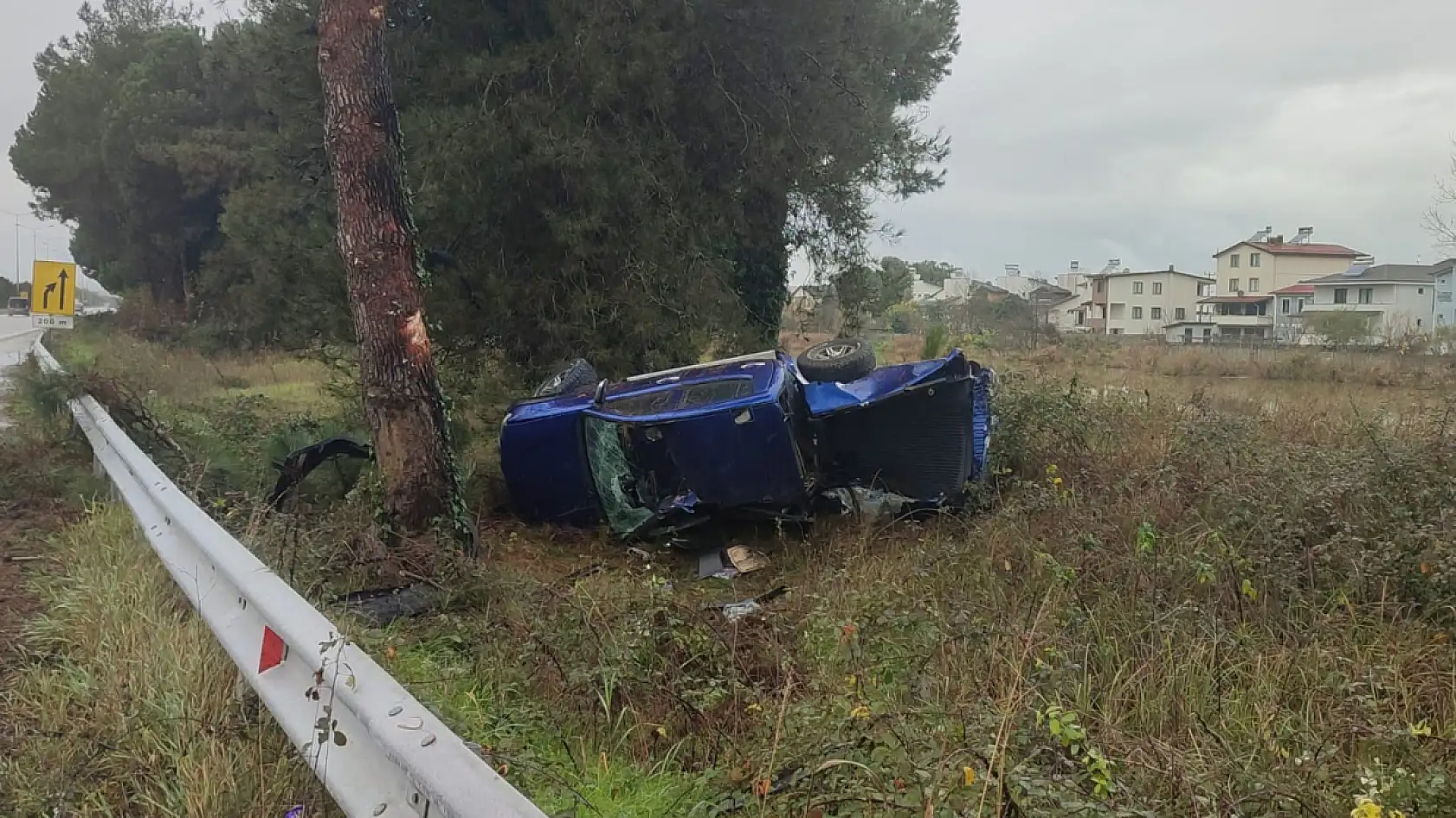 Samsun'da yağış nedeniyle kontrolden çıkan araçta 1 kişi  yaralandı
