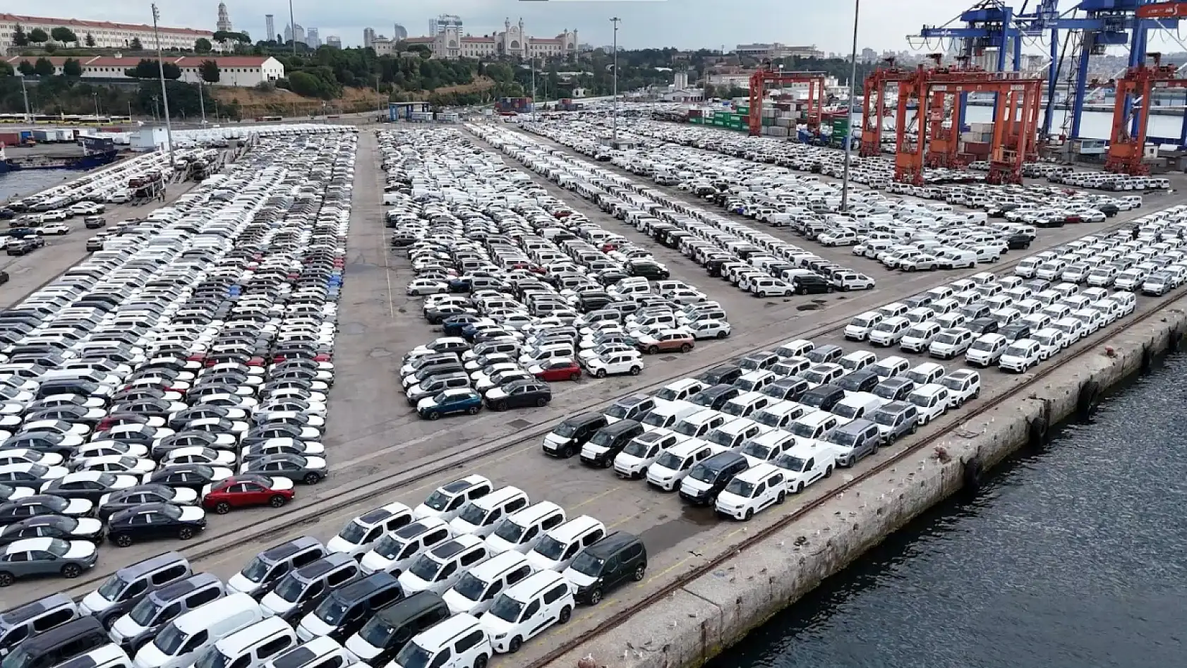 Binlerce araç havadan görüntülendi