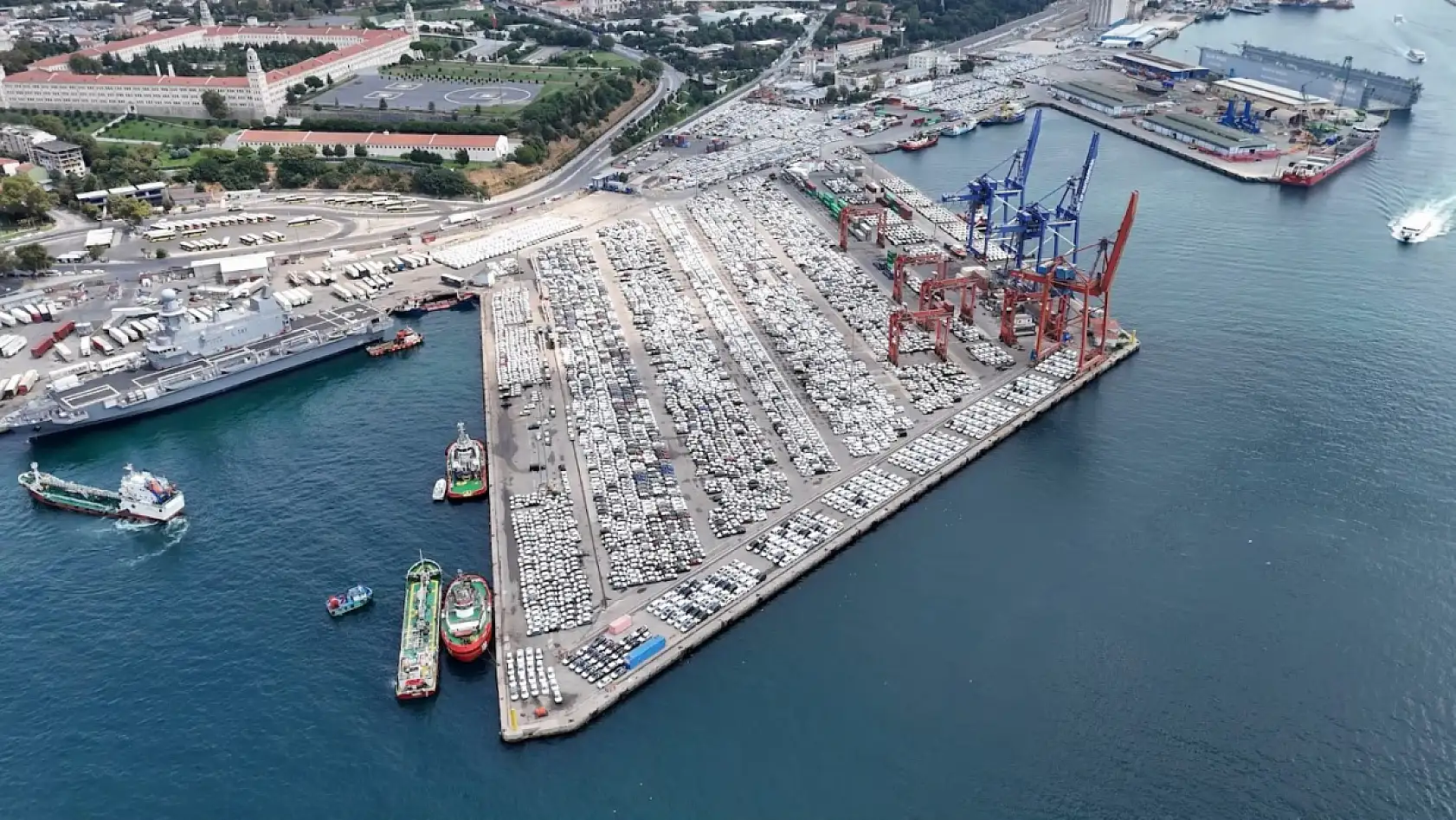 Binlerce araç havadan görüntülendi