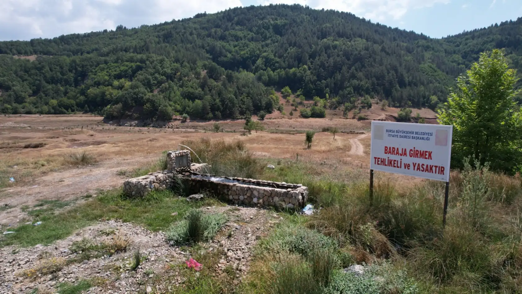 Baraj tamamen kurudu