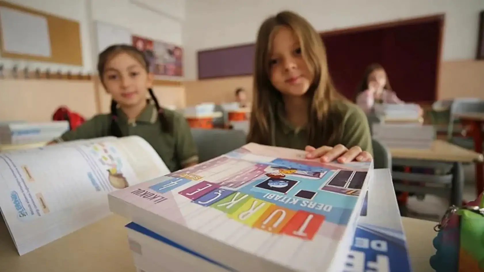 2025-2026 Eğitim Öğretim Yılı Başlıyor: Ders Kitapları Sıralarda Yerini Aldı