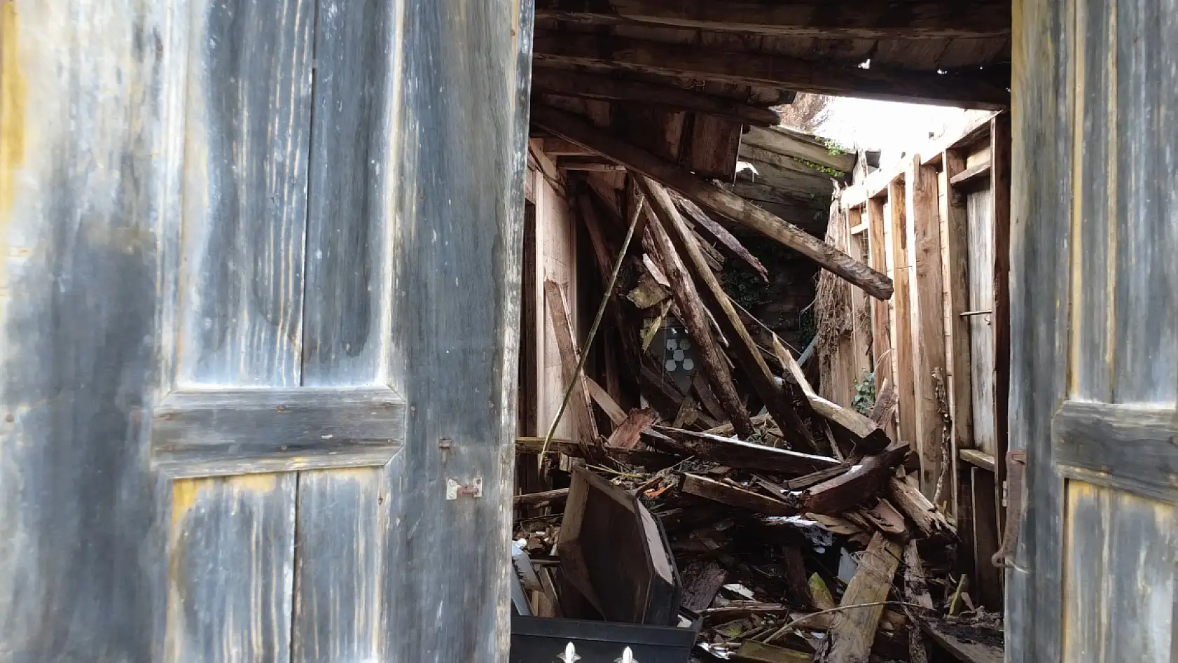 Asırlık Cami Yok Oluyor!