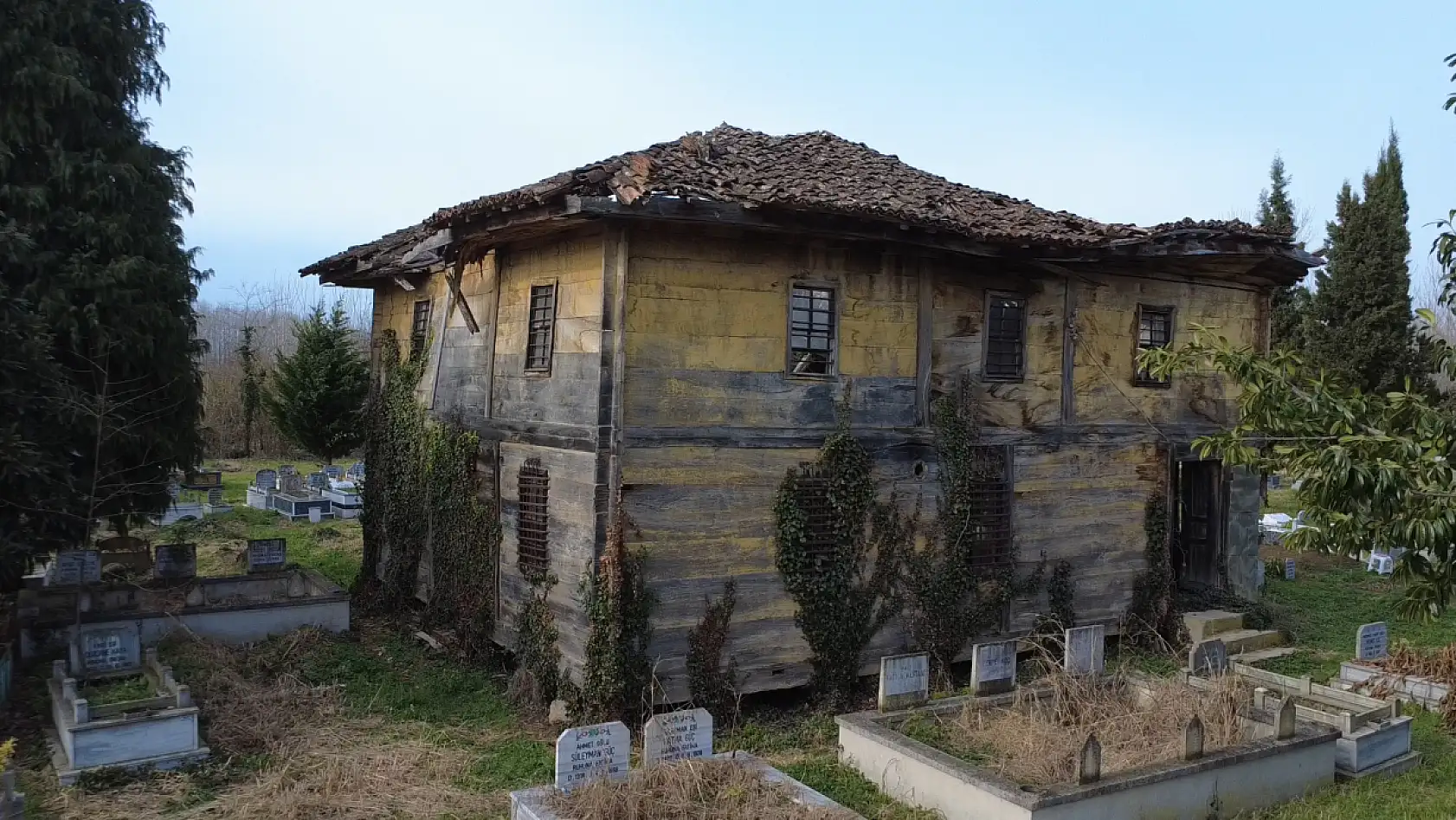 Asırlık Cami Yok Oluyor!