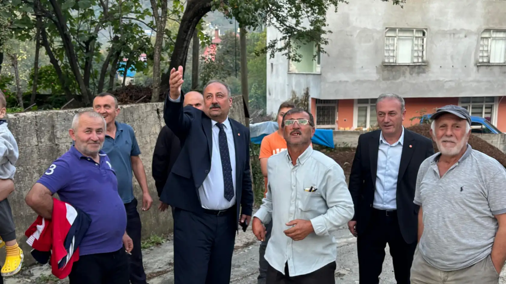 Salıpazarı'nda Başkan Karaca'yla yüzler gülüyor