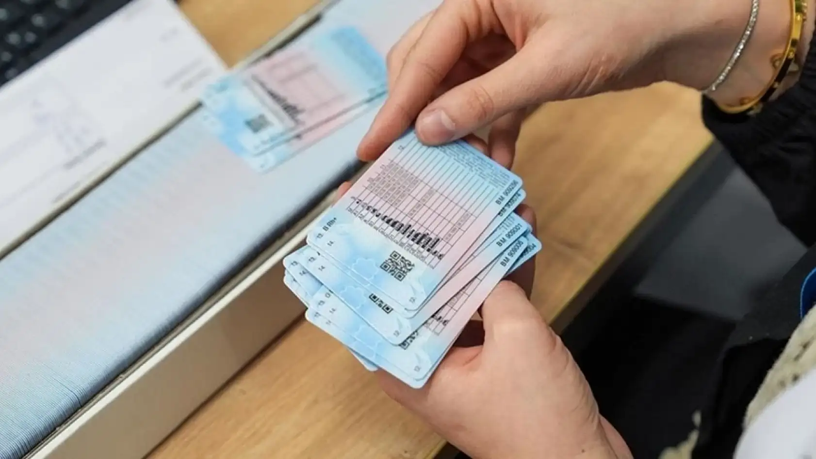 Ehliyeti yenileyecekler dikkat! Başvuru için son gün