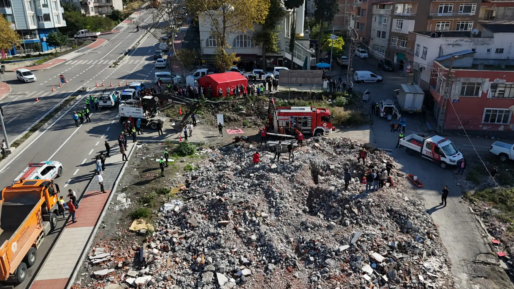 Samsun'da 6,4 büyüklüğünde deprem tatbikatı gerçeğini aratmadı