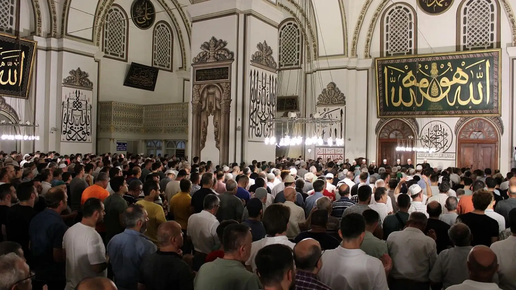 Yılın Son Kandili: Mevlid Kandili'nde Oruç ve İbadetler