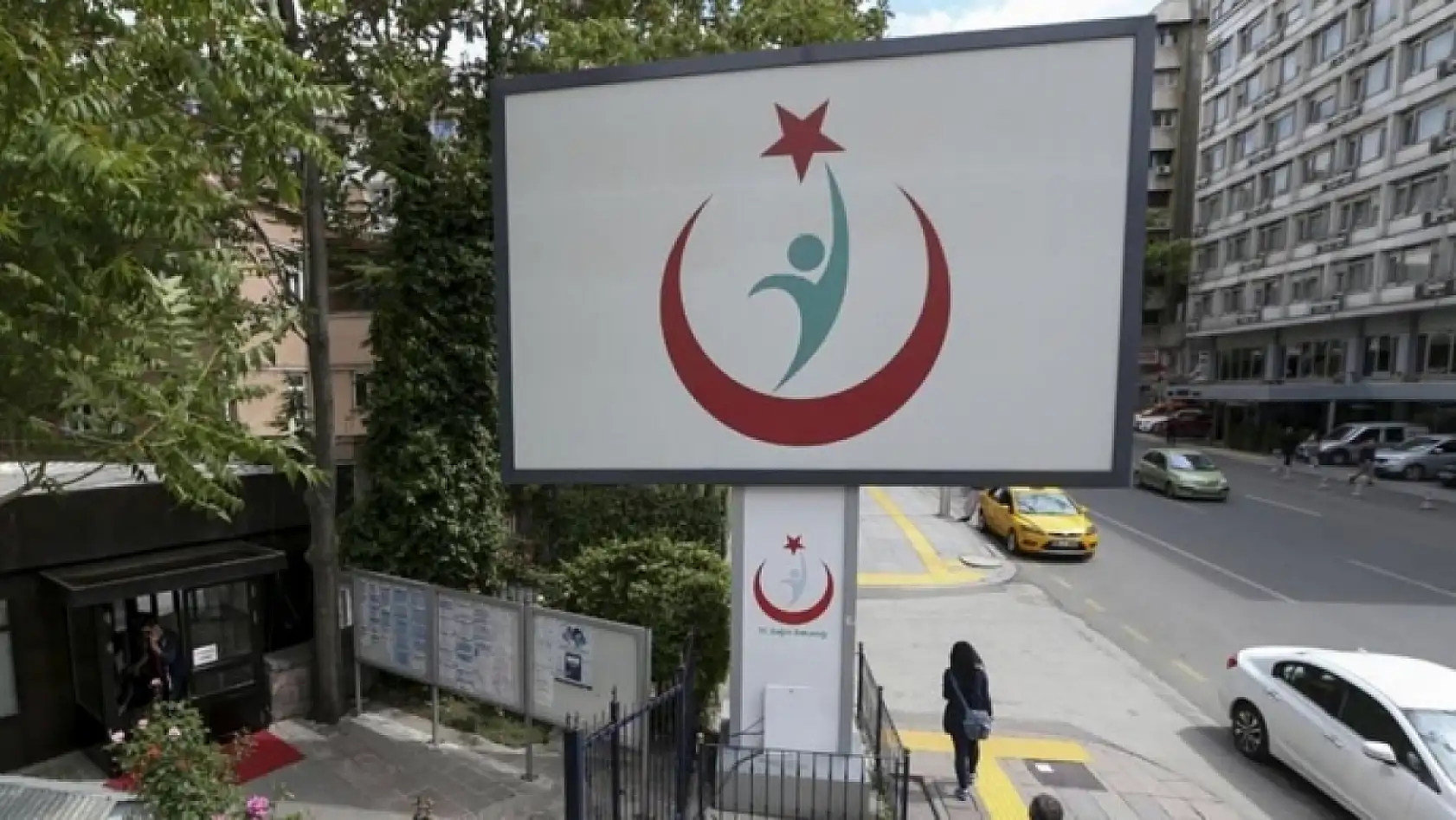 Sağlık Bakanlığı 2026'da 26 bin 673 sözleşmeli personel alacak