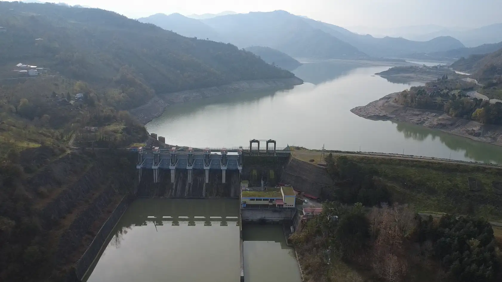 Yeşilırmak'ta Hareketlilik! Günler sonra baraj kapağı açıldı!